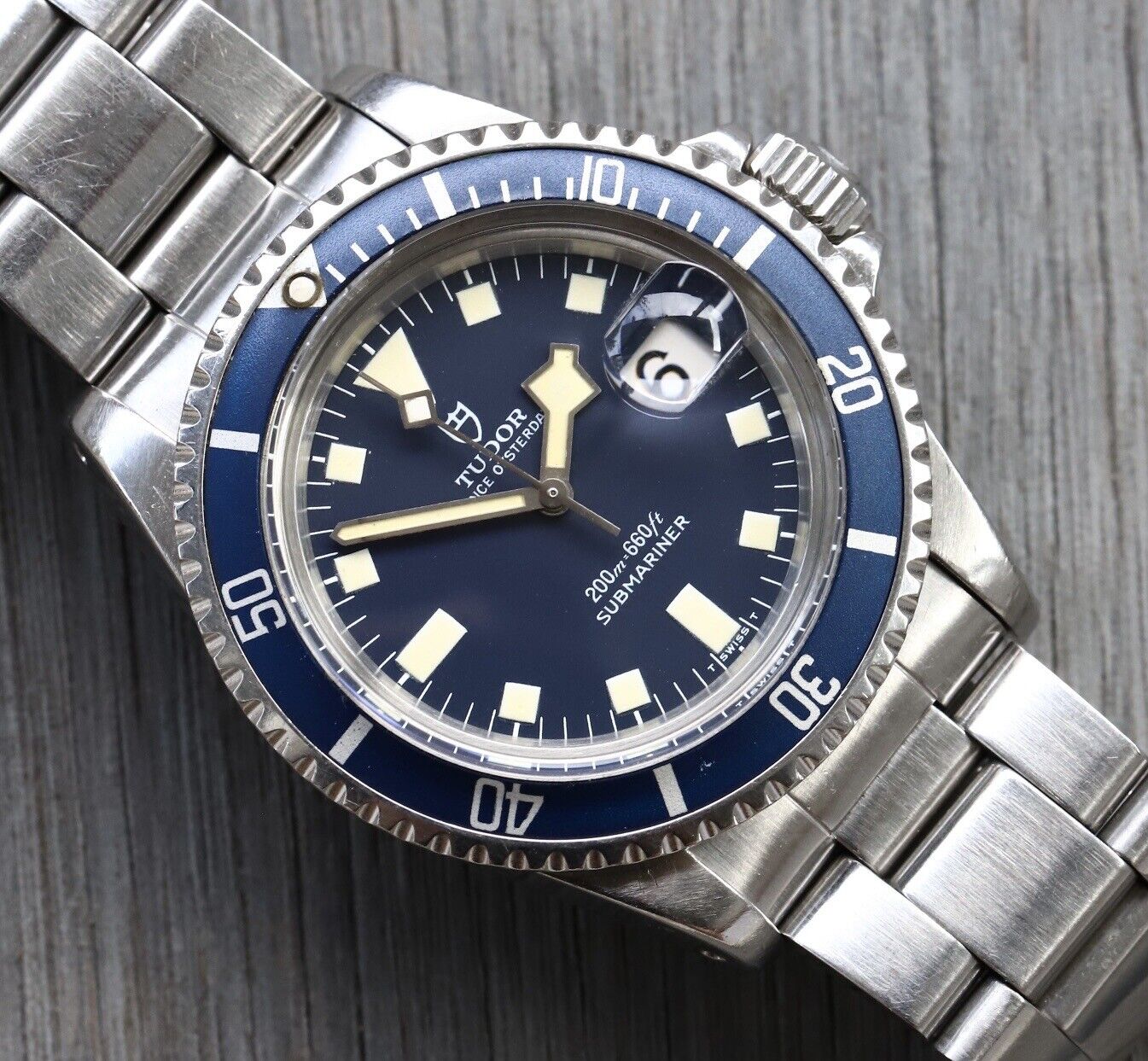 Tudor_Submariner_94110_Snowflake_-_1981_Watch_Vault_02.jpg