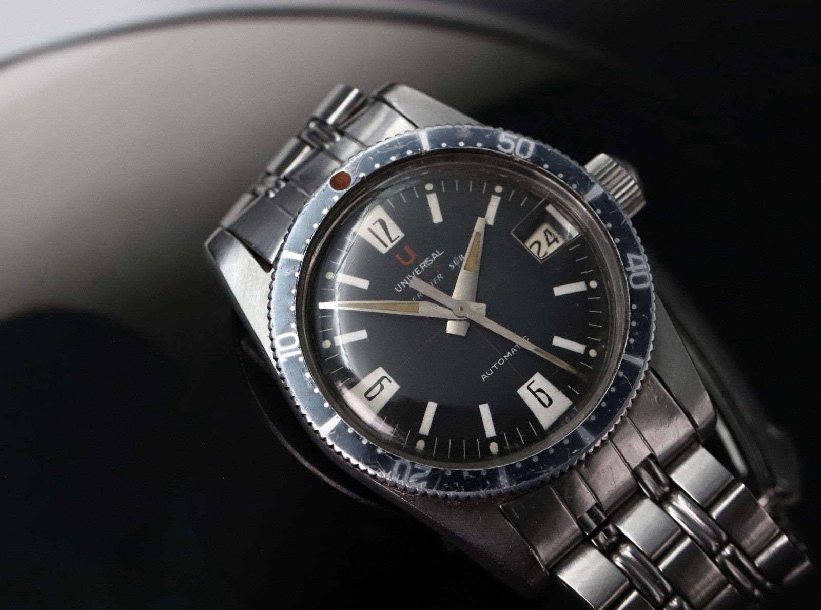UniversalGenevePolerouterSub86910901-1966WatchVault02.jpg