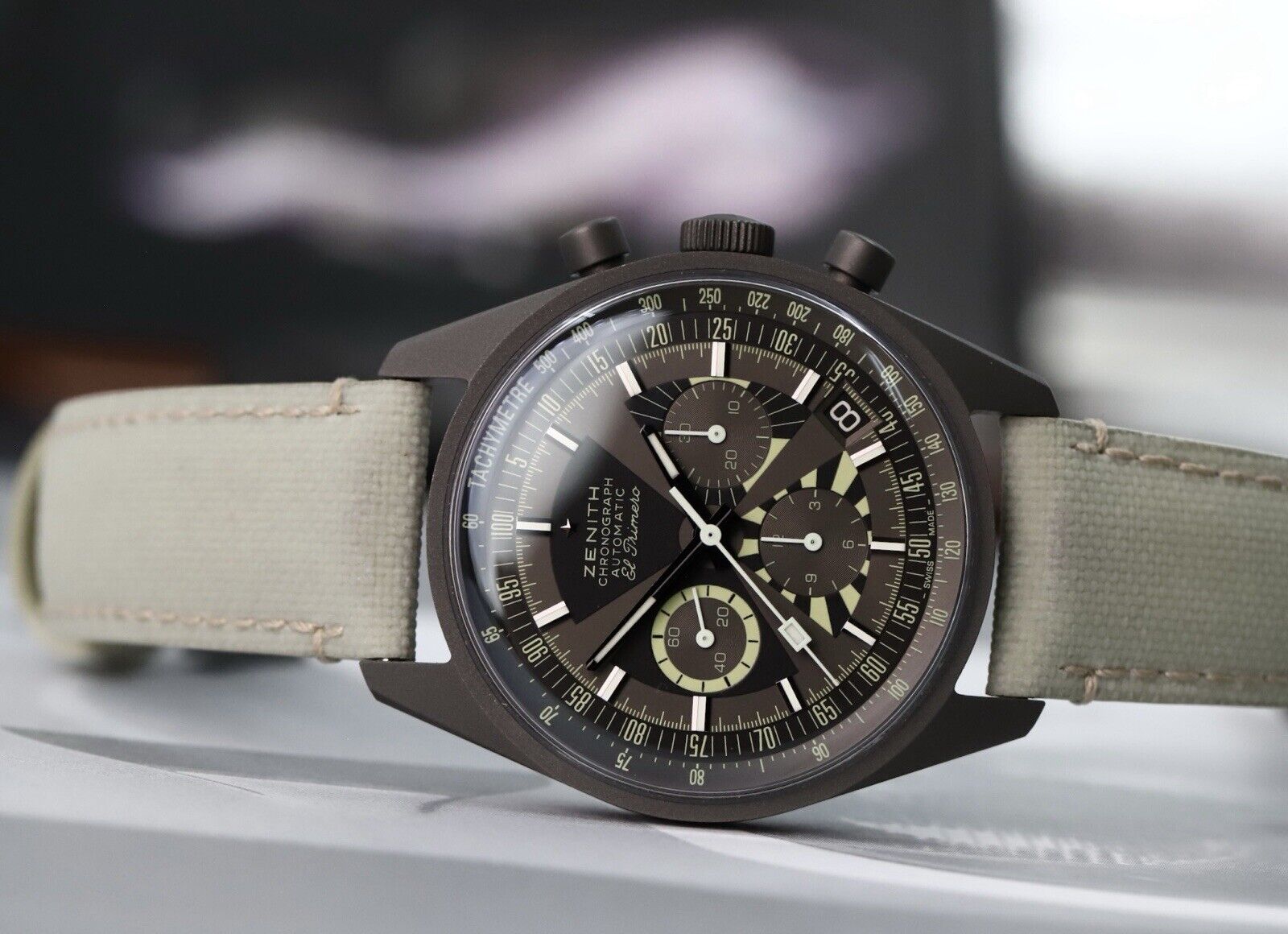 ZenithChronomasterRevivalPokerChipSJXEdition97.G383.40038.C881WatchVault02.jpg