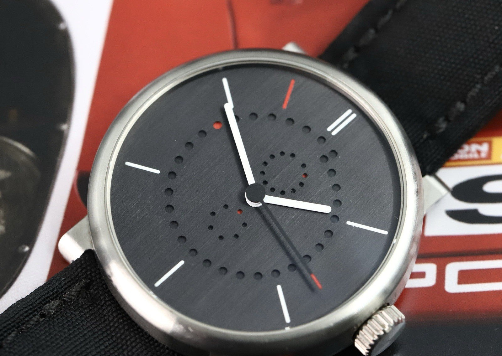ochsundjuniorAnnualCalendarLIGHT-2019WatchVault02.jpg