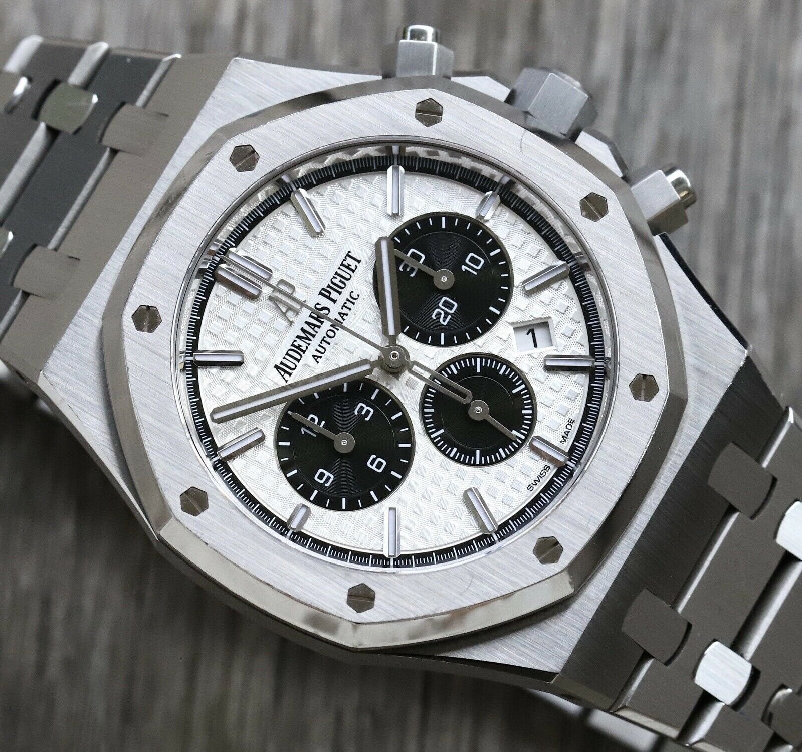 Audemars_Piguet_Royal_Oak_Chronograph_Panda_Watch_Vault_02.jpg