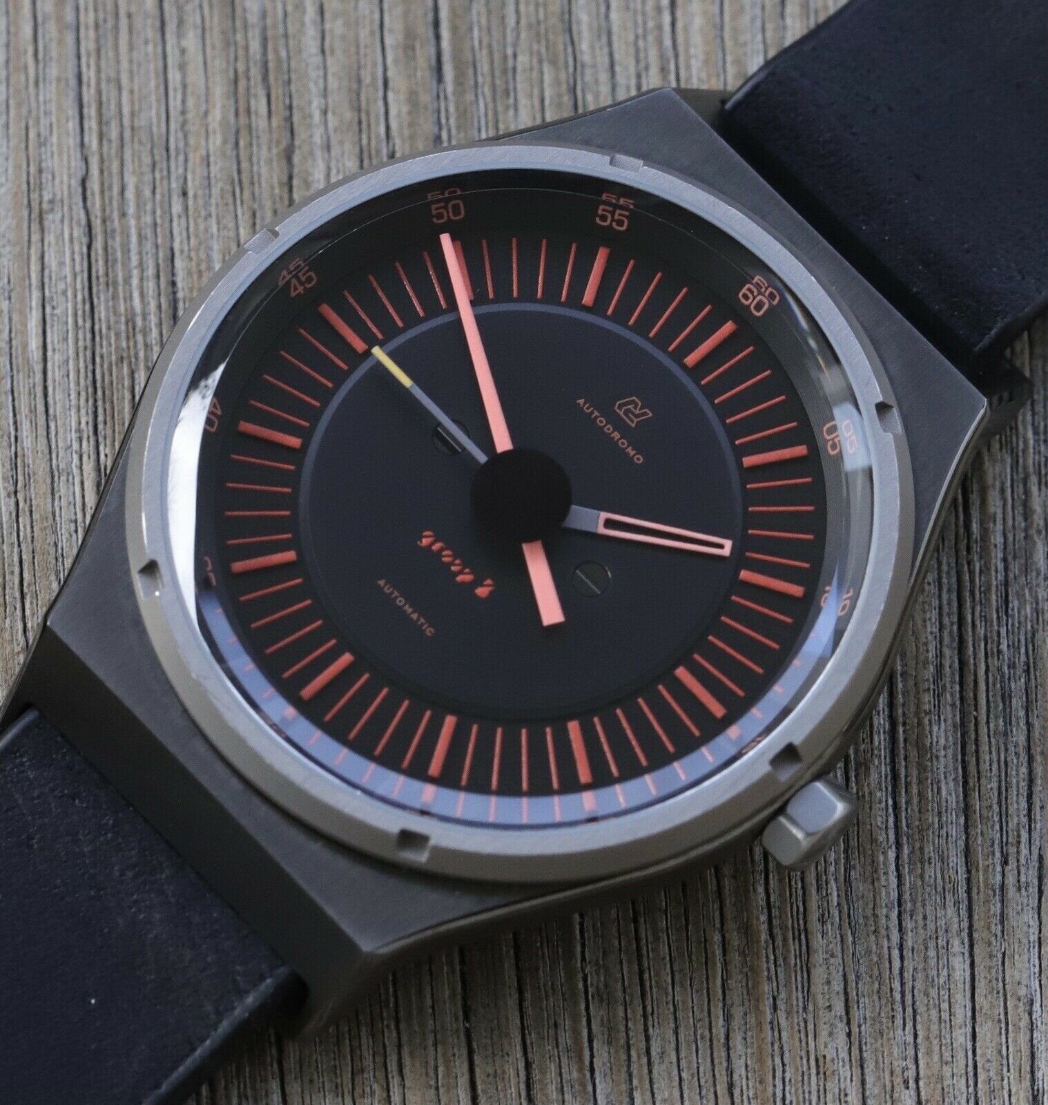 B hotsell watch brand