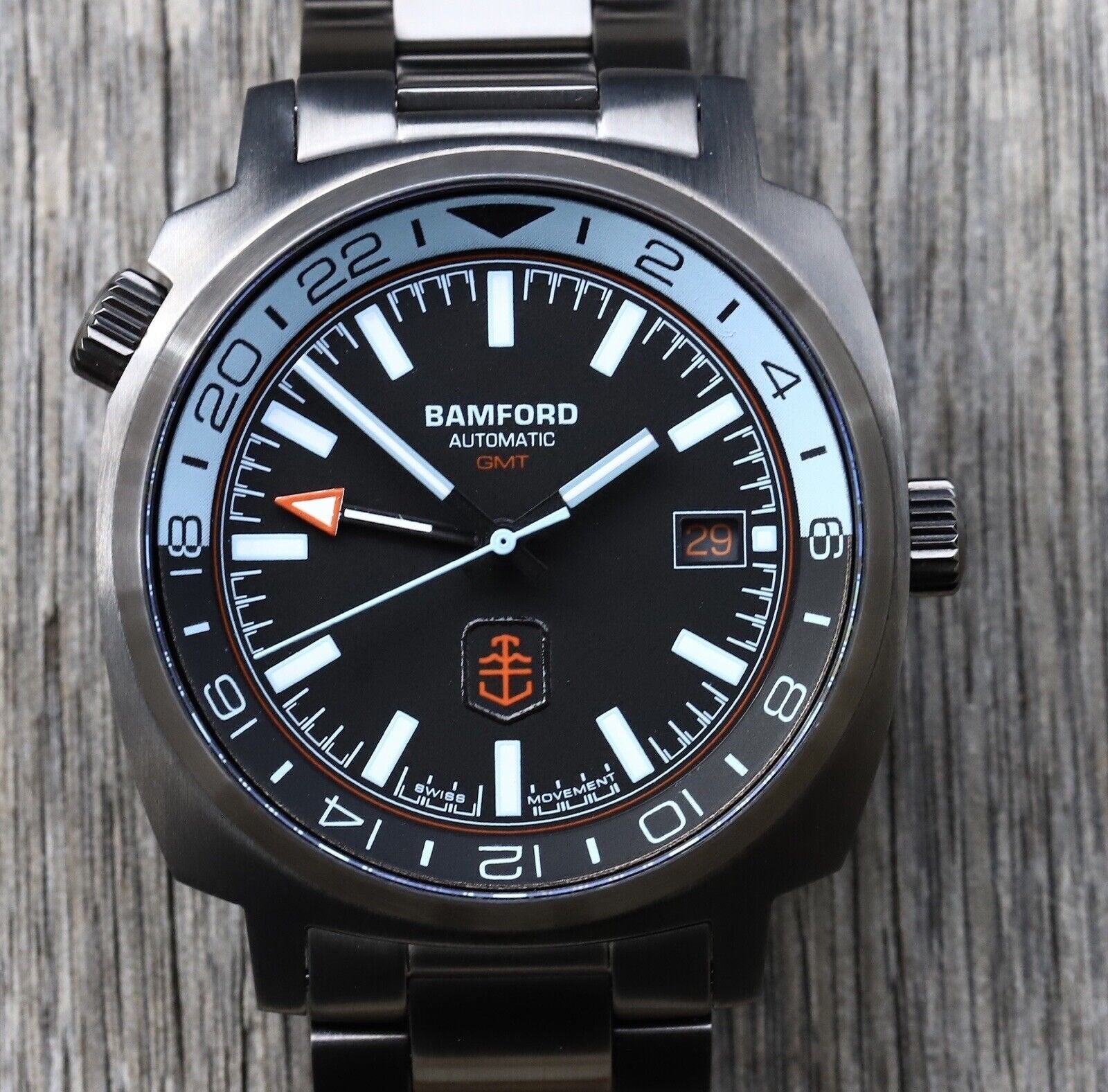 Bamford_London_x_Time_2B_Tide_GMT1_-_2021_Watch_Vault_01.jpg