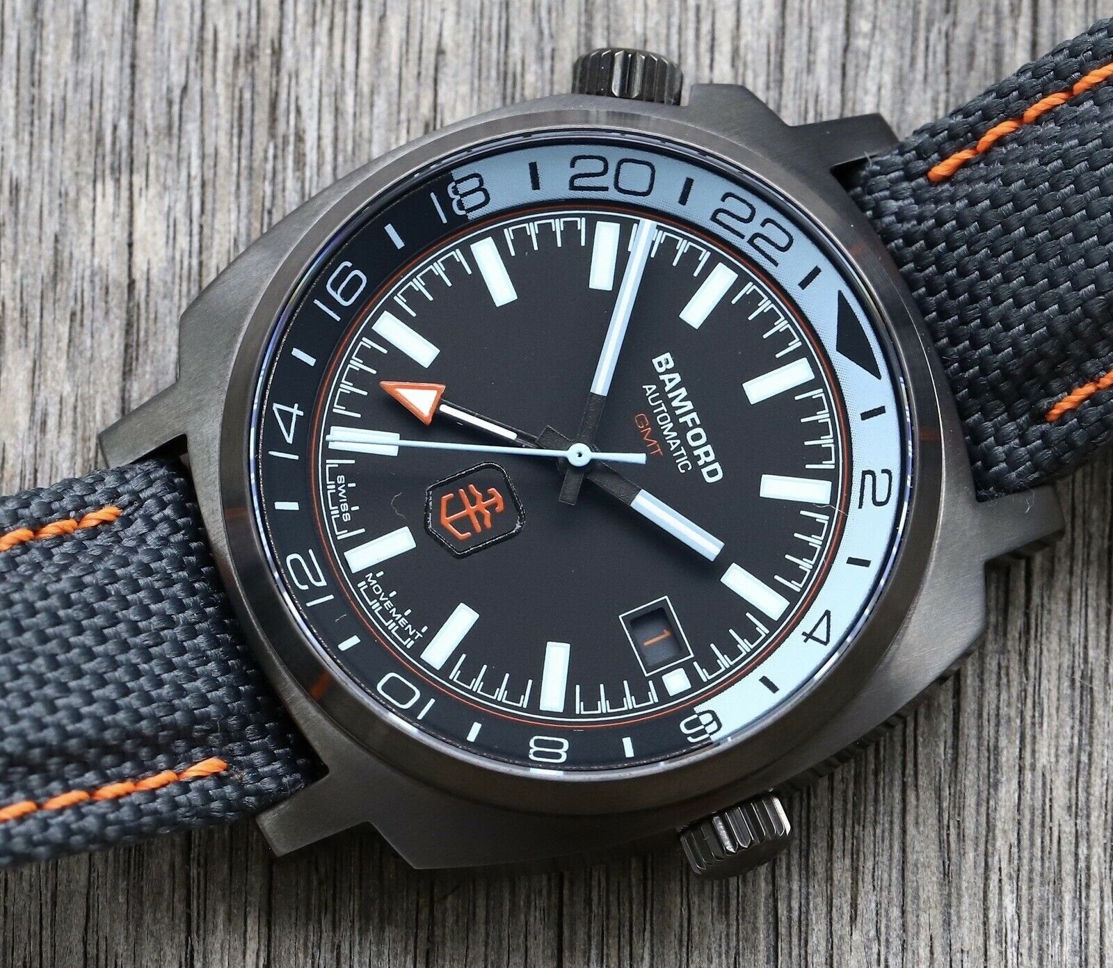 Bamford_London_x_Time_2B_Tide_GMT1_-_2021_Watch_Vault_02_6b33cf7c-10af-44fe-a6c6-3daa4f1d839d.jpg