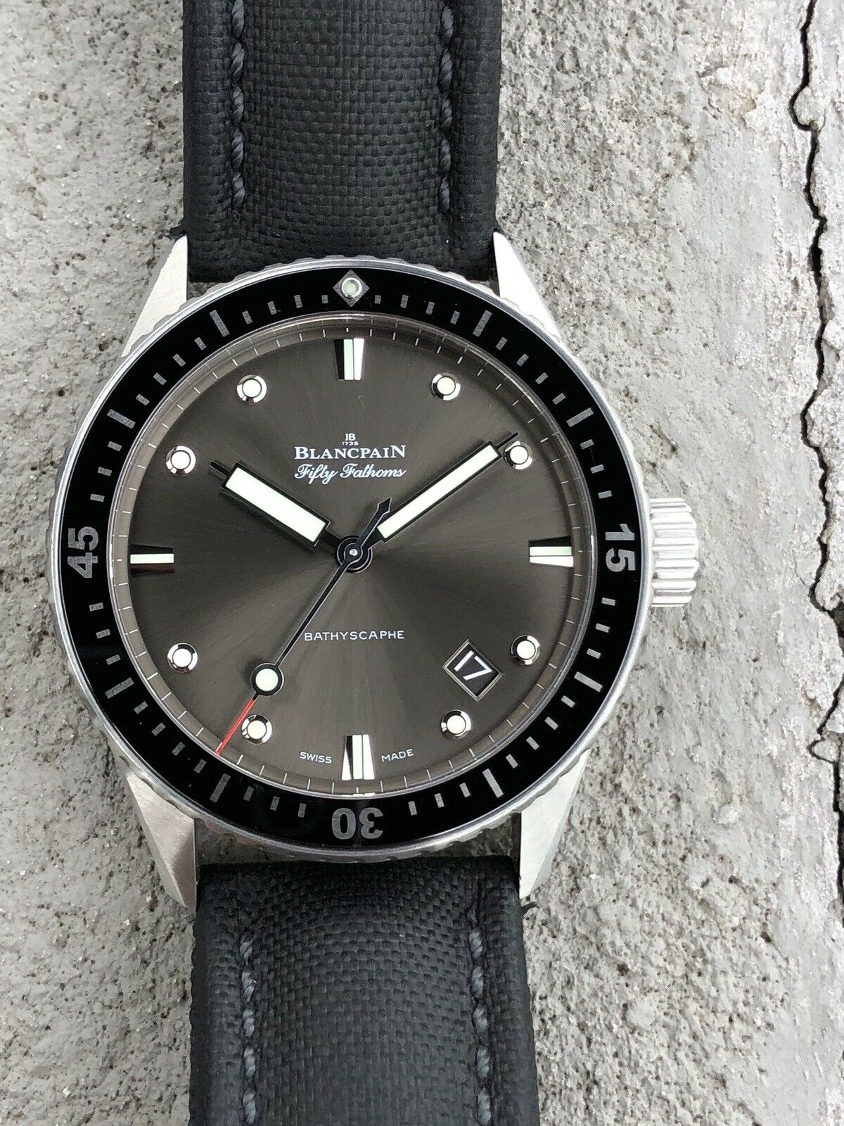 Blancpain_Fifty_Fathoms_Bathyscape_5000-1110-B52A_281_29.jpg