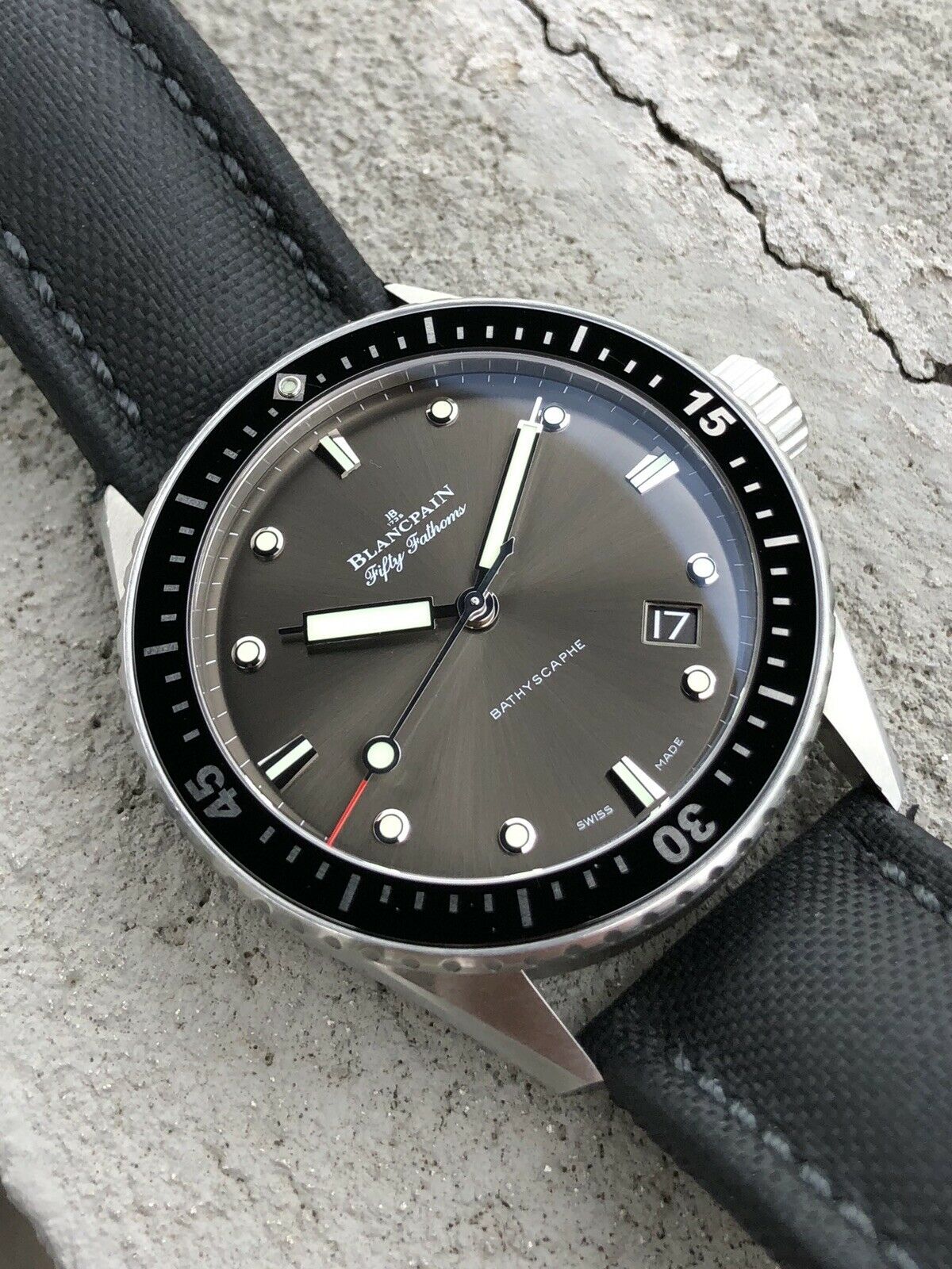 Blancpain_Fifty_Fathoms_Bathyscape_5000-1110-B52A_282_29.jpg