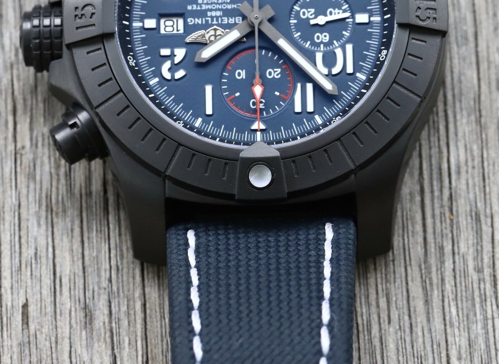 Breitling super outlet avenger 2021