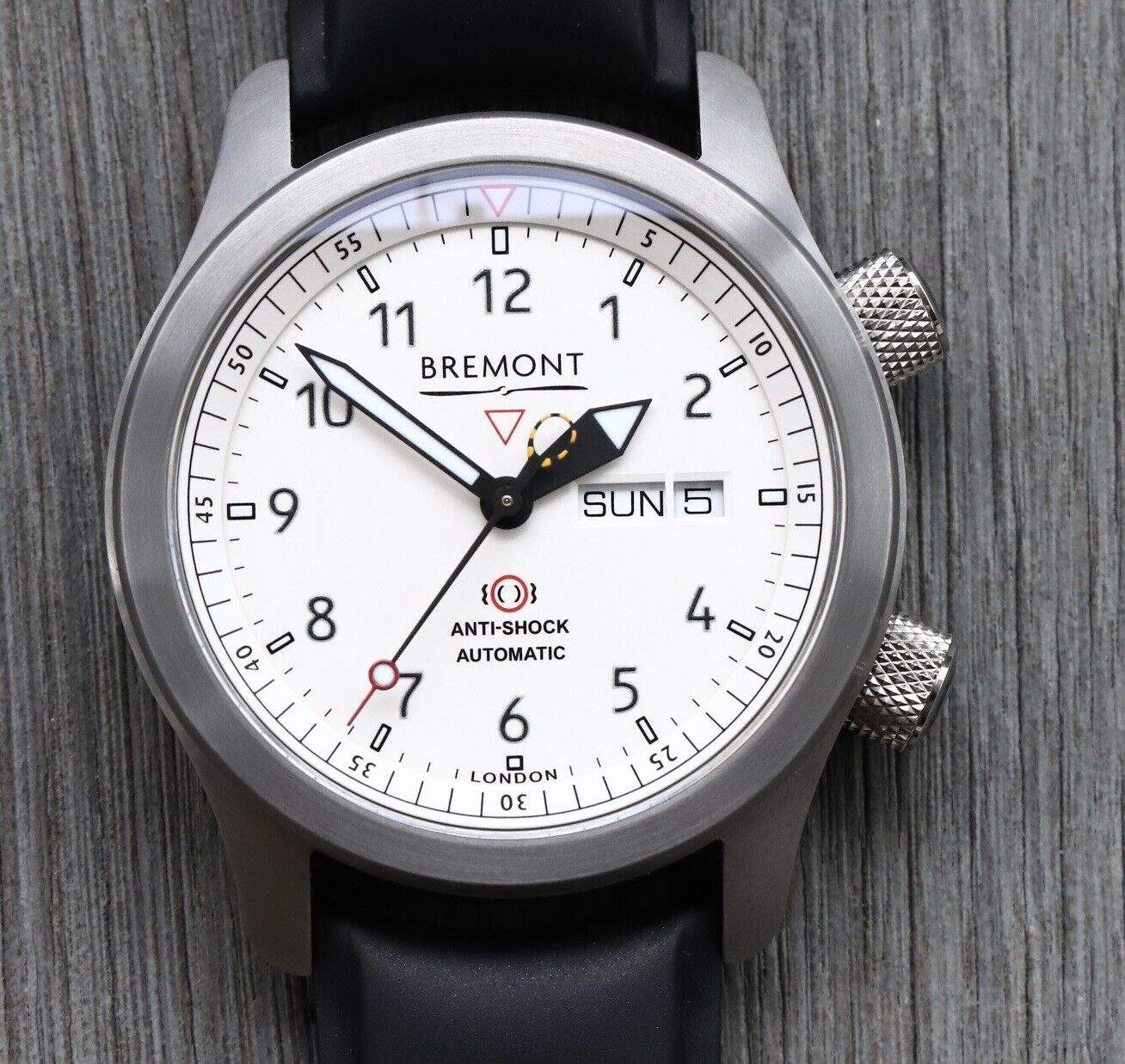 BremontMBIIWHGN-2020WatchVault01.jpg