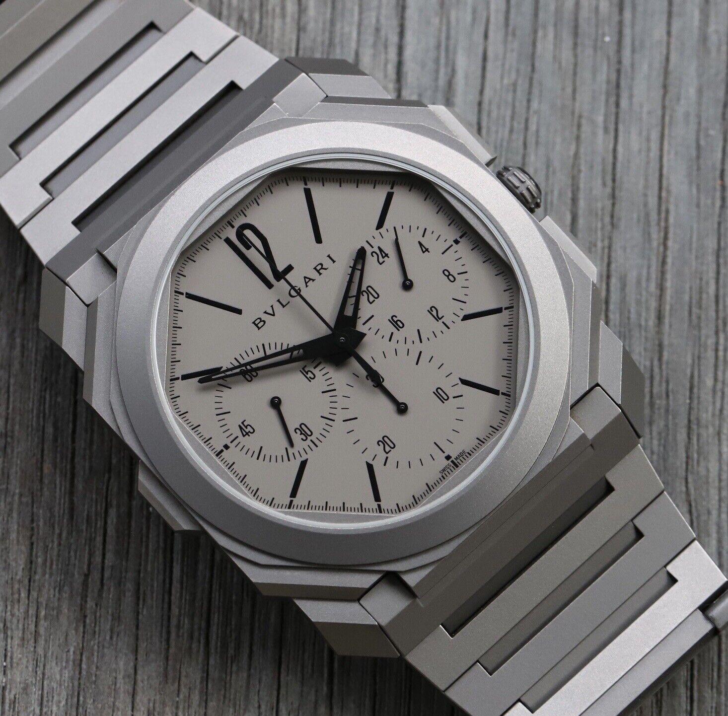 BulgariOctoFinissimoGMTChronographTitanium103068-2021WatchVault02.jpg