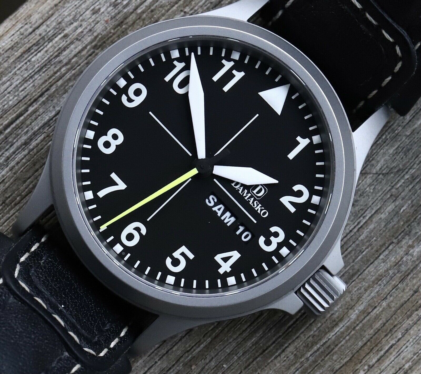 Damasko_DA36_Automatic_40mm_Black_Dial_Watch_Vault_02.jpg