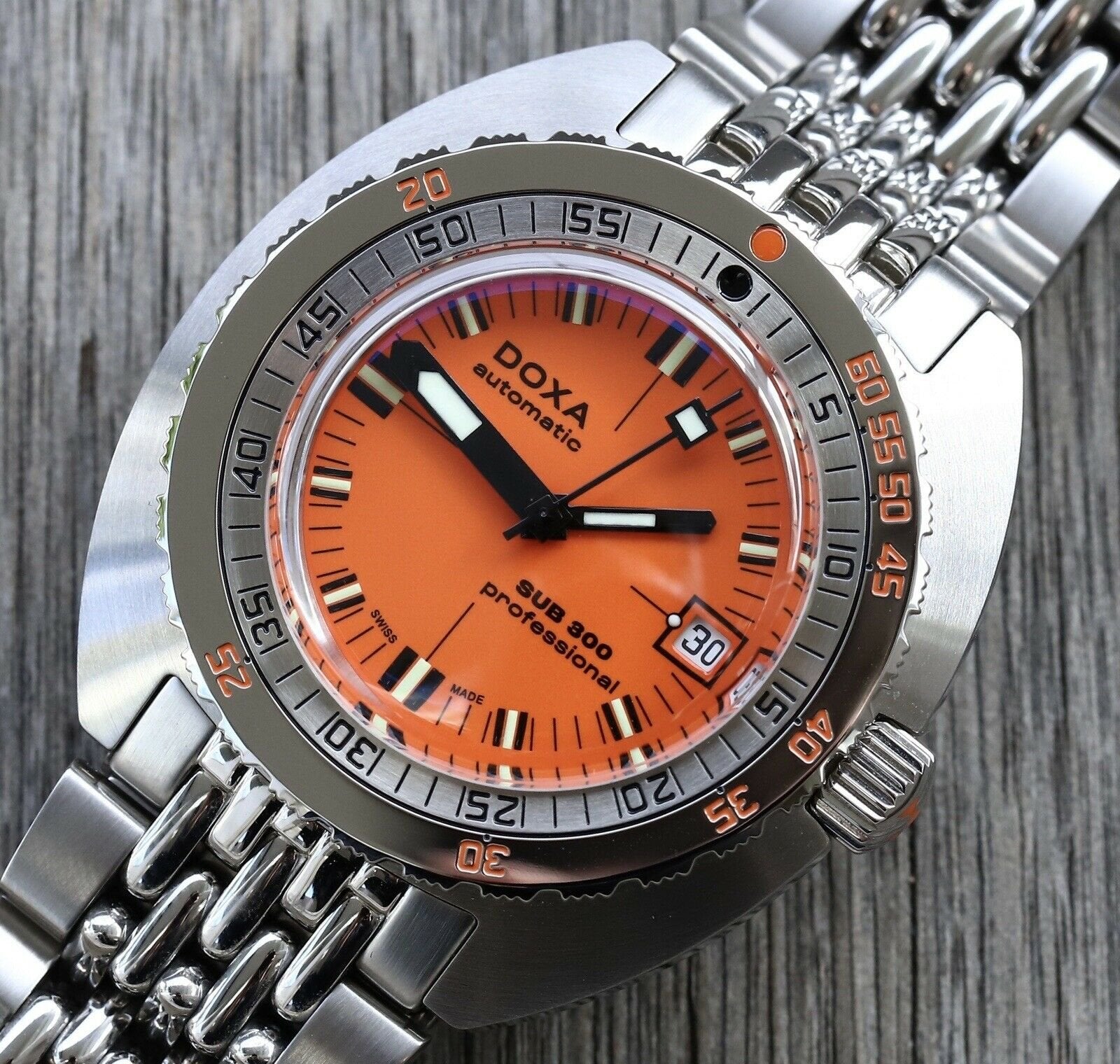 Doxa SUB 300 Professional COSC - 2022
