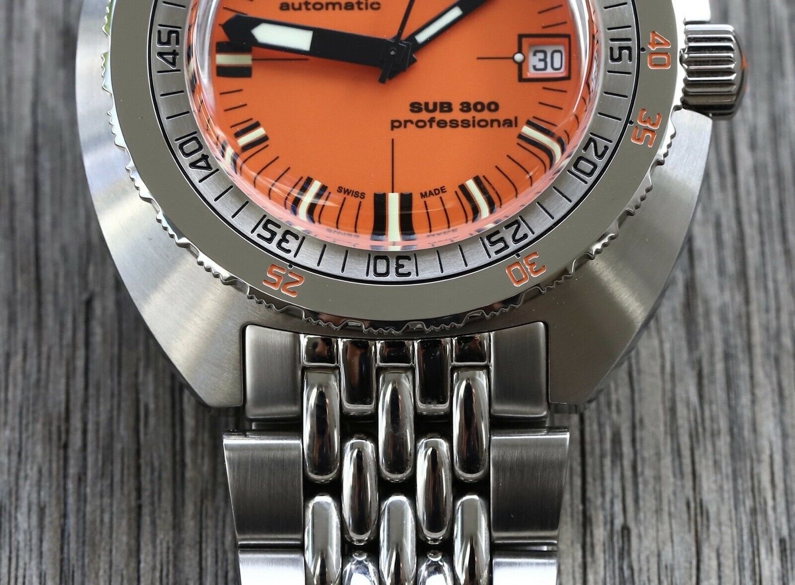 Doxa SUB 300 Professional COSC - 2022