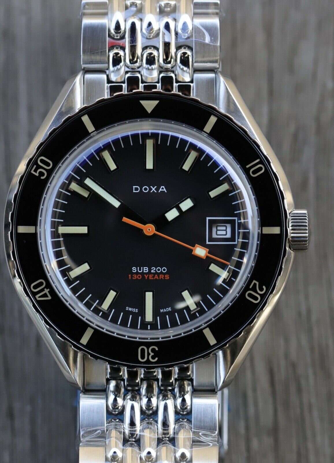 Doxa_Sharkhunter_Sub_200_130th_Anniversary_LE_-_Brand_new_Watch_Vault_01.jpg