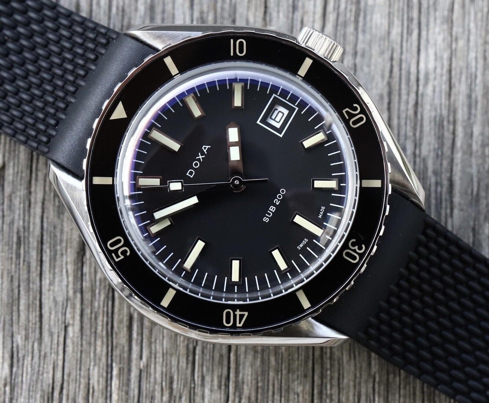 Doxa sub top 200 black