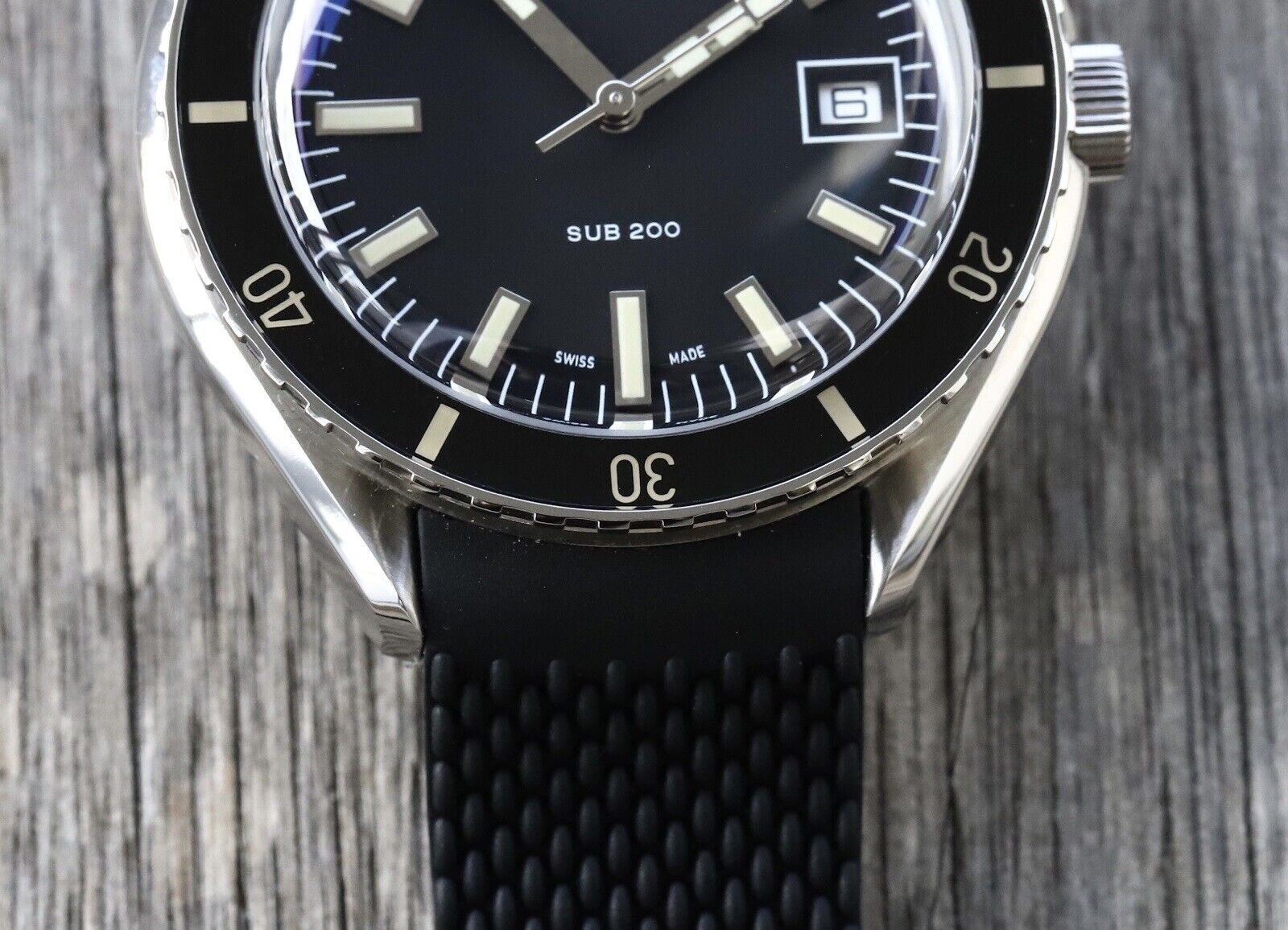 Doxa Sharkhunter Sub 200