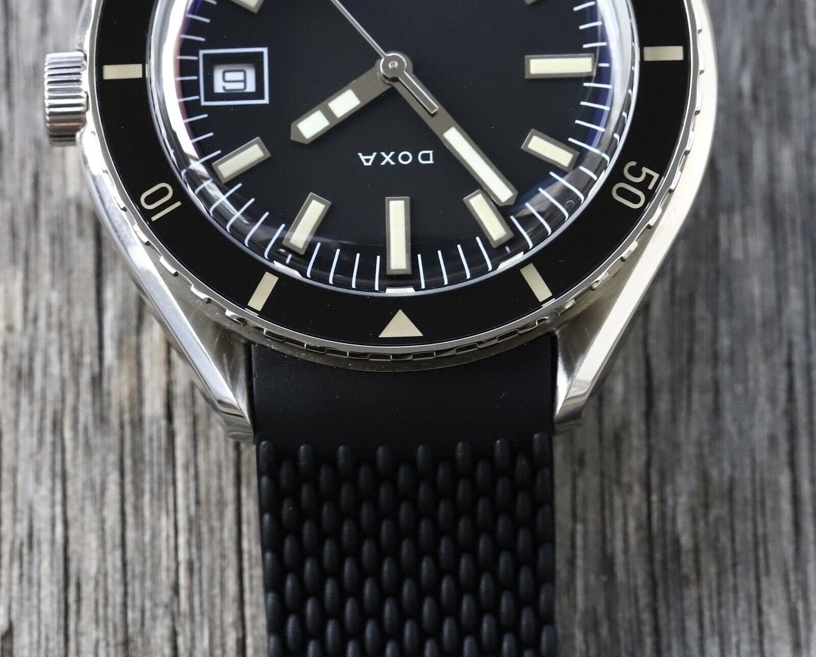 Doxa Sharkhunter Sub 200