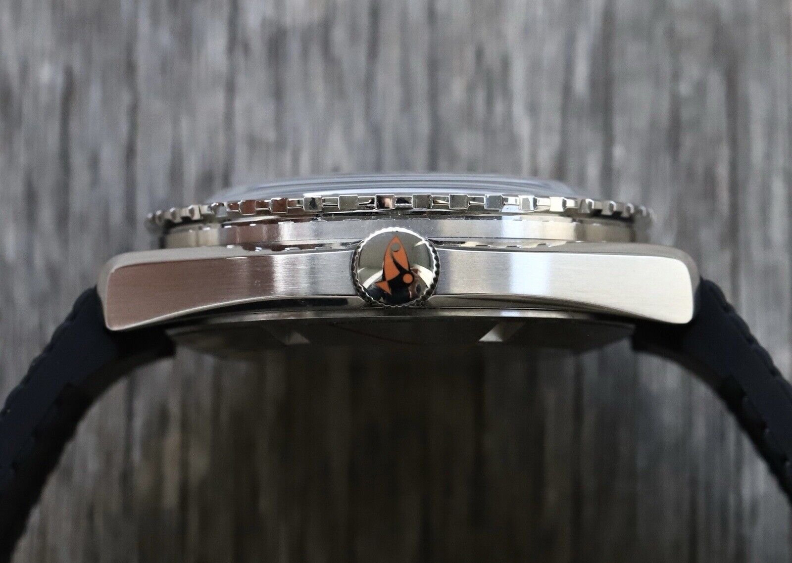 Doxa Sharkhunter Sub 200