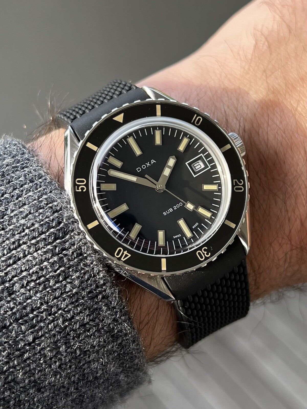 Doxa Sharkhunter Sub 200