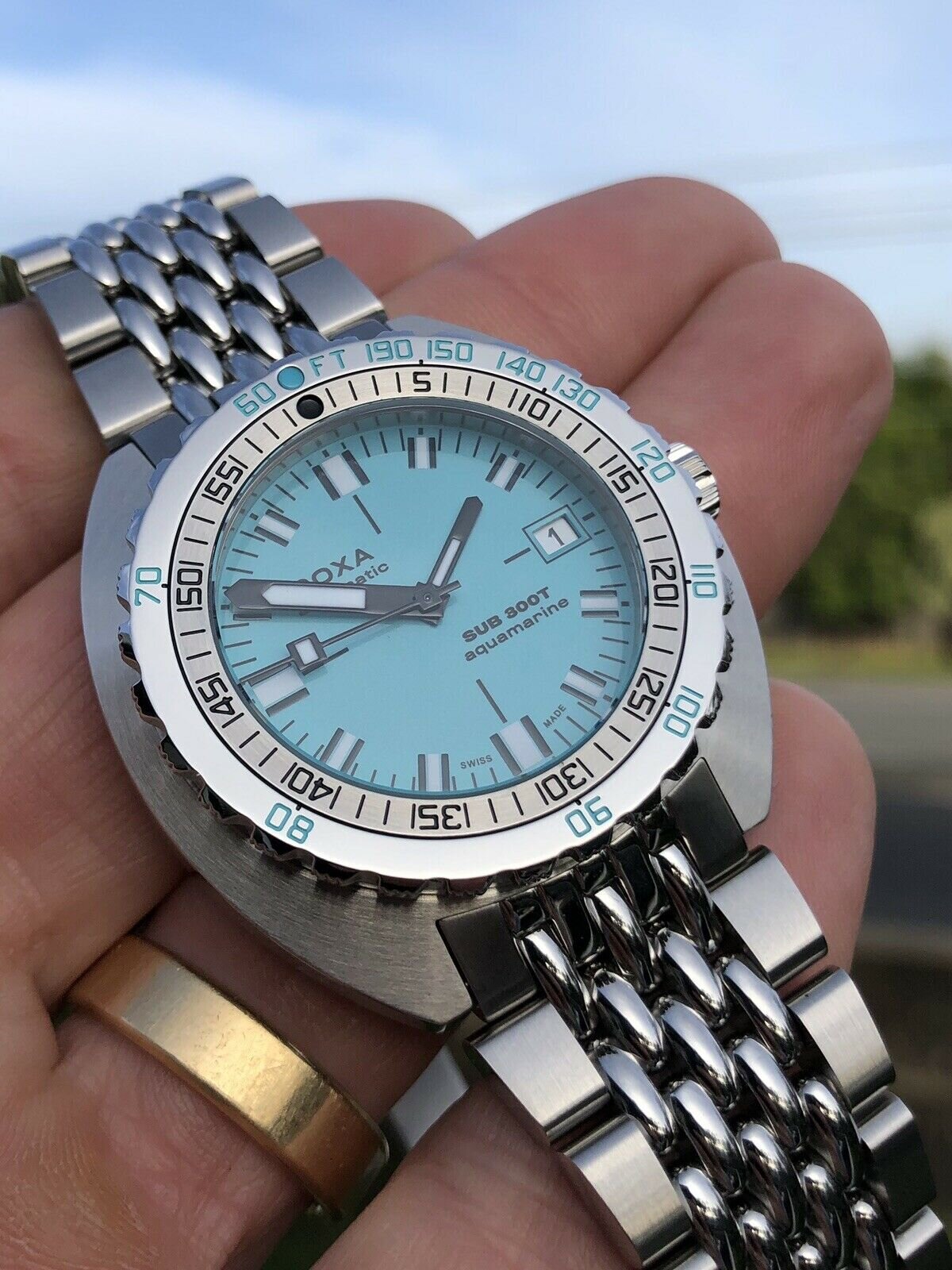 Doxa_Sub_300T_Aquamarine_-_2020_Watch_Vault_02.jpg