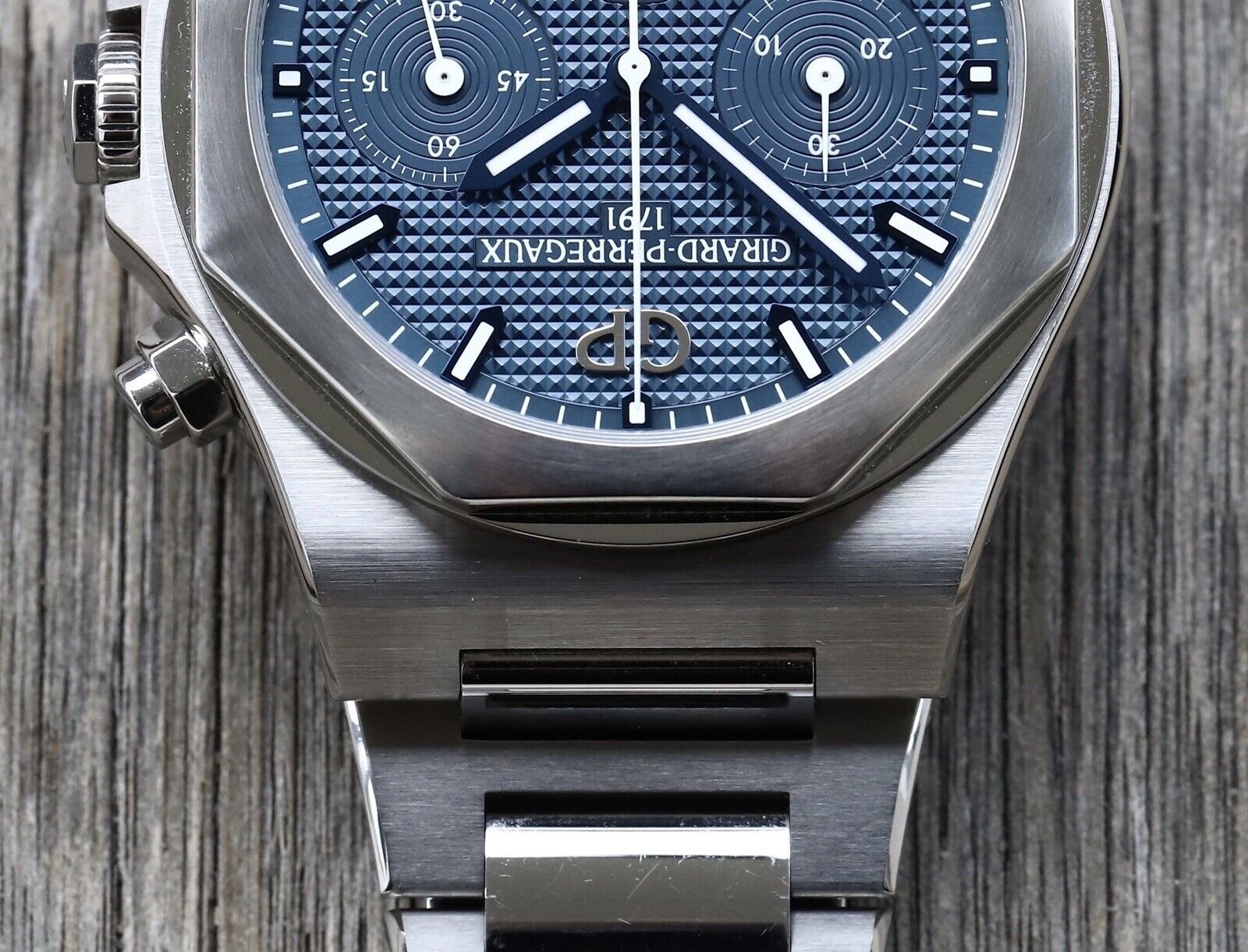 Girard-Perregaux Laureato Chronograph 81020-11-431-11A 42mm - 2019
