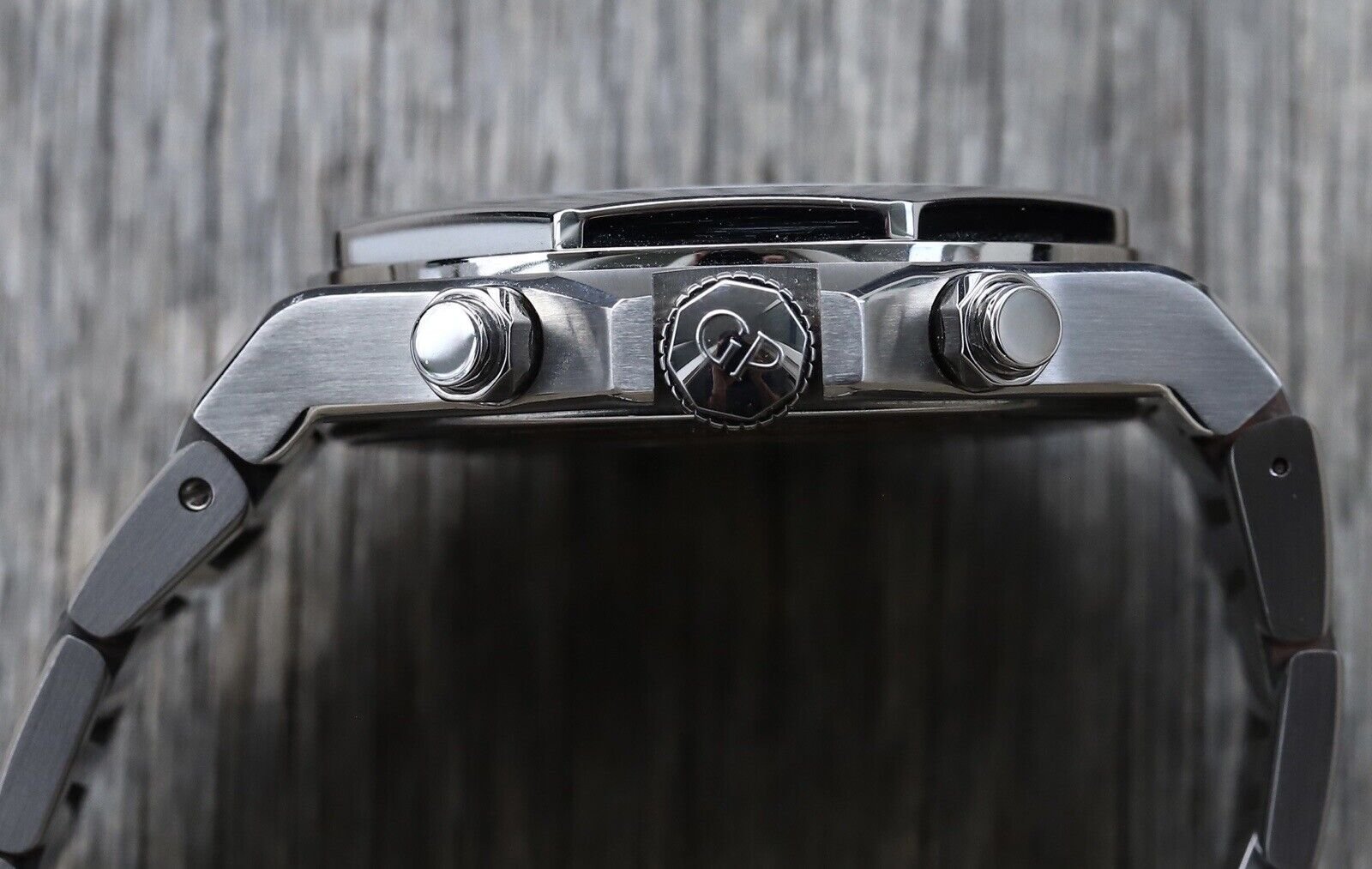 Girard-Perregaux Laureato Chronograph 81020-11-431-11A 42mm - 2019