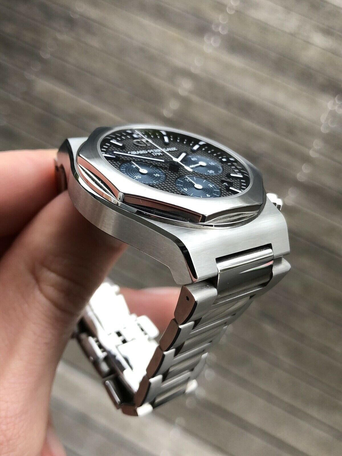 Girard Perregaux Laureato Chronograph 81020 11 631 11A 42mm 2019 Watch Vault Australia