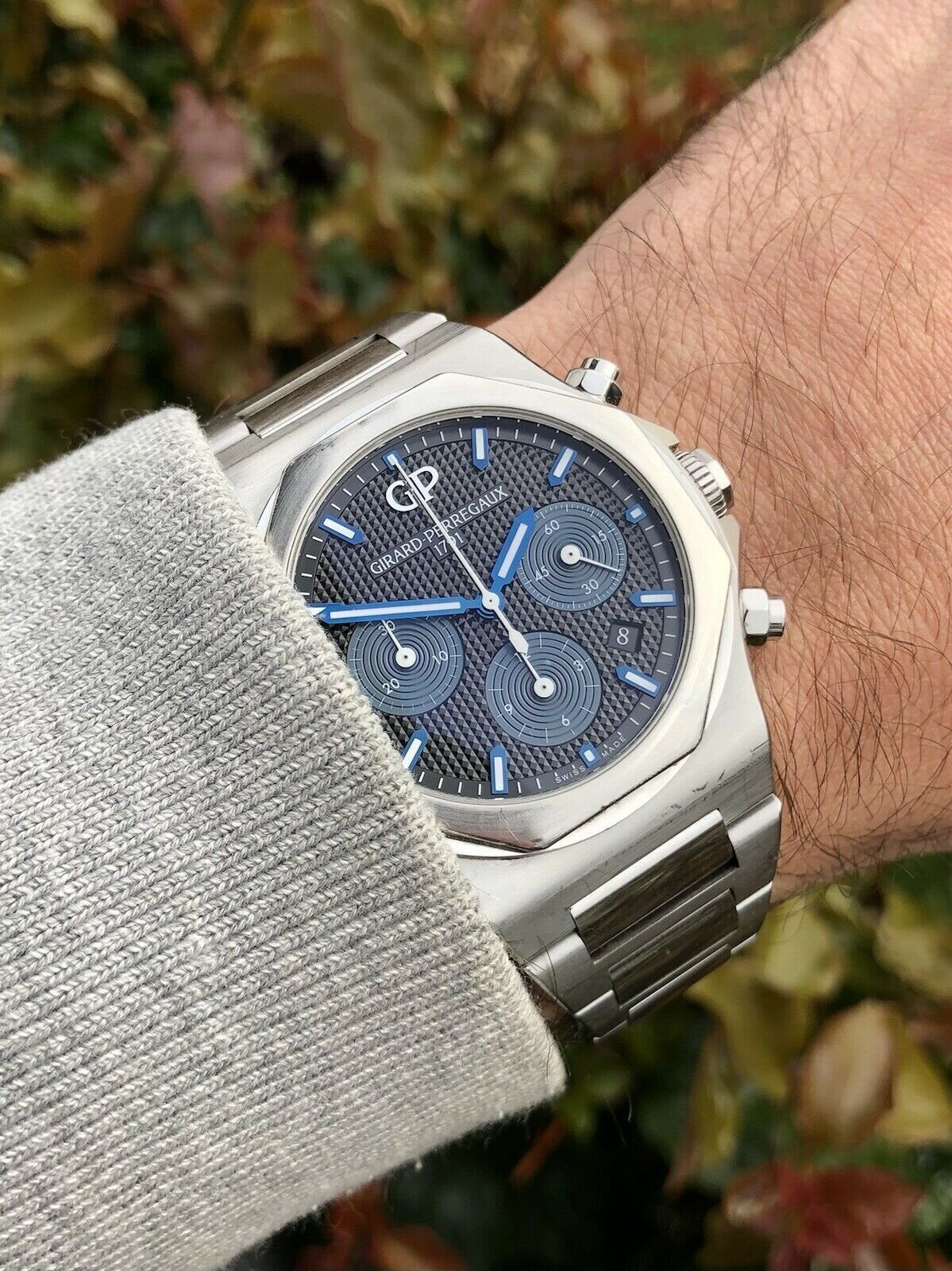 Girard-Perregaux Laureato Chronograph 81020-11-631-11A 42mm