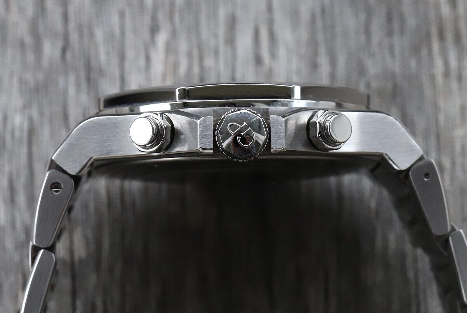 Girard-Perregaux Laureato Chronograph 81020-11-631-11A 42mm - 2021