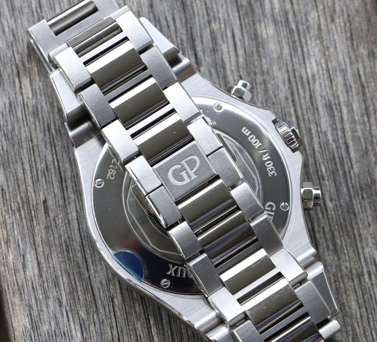 Girard-Perregaux Laureato Chronograph 81020-11-631-11A 42mm - 2021