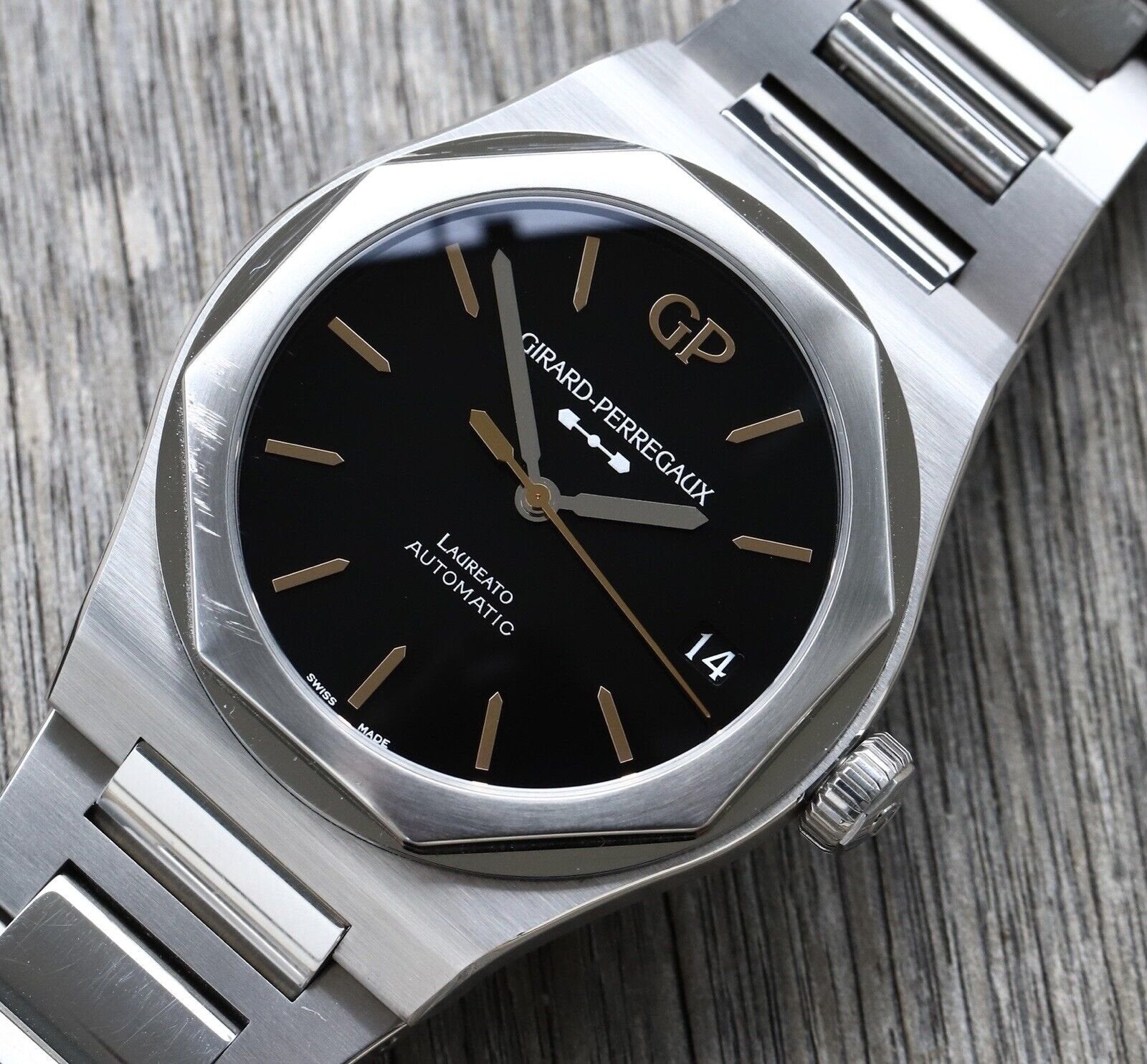 Girard perregaux laureato infinity best sale