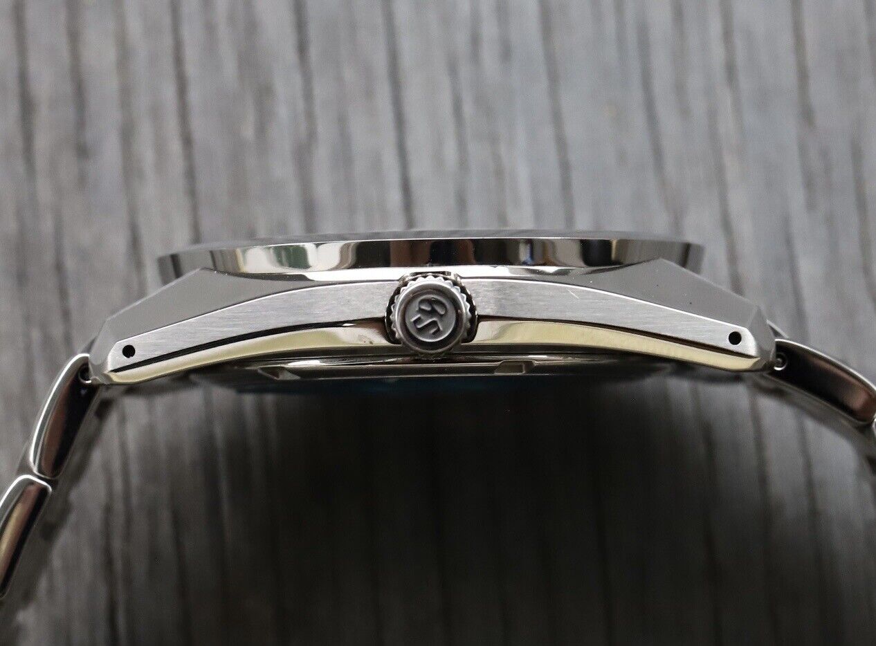 Grand Seiko Heritage Quartz SBGP005 - 2022