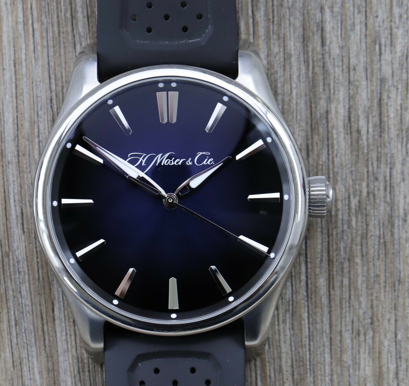 H. Moser &amp; Cie Pioneer Centre Seconds 3200-1200 - 2018