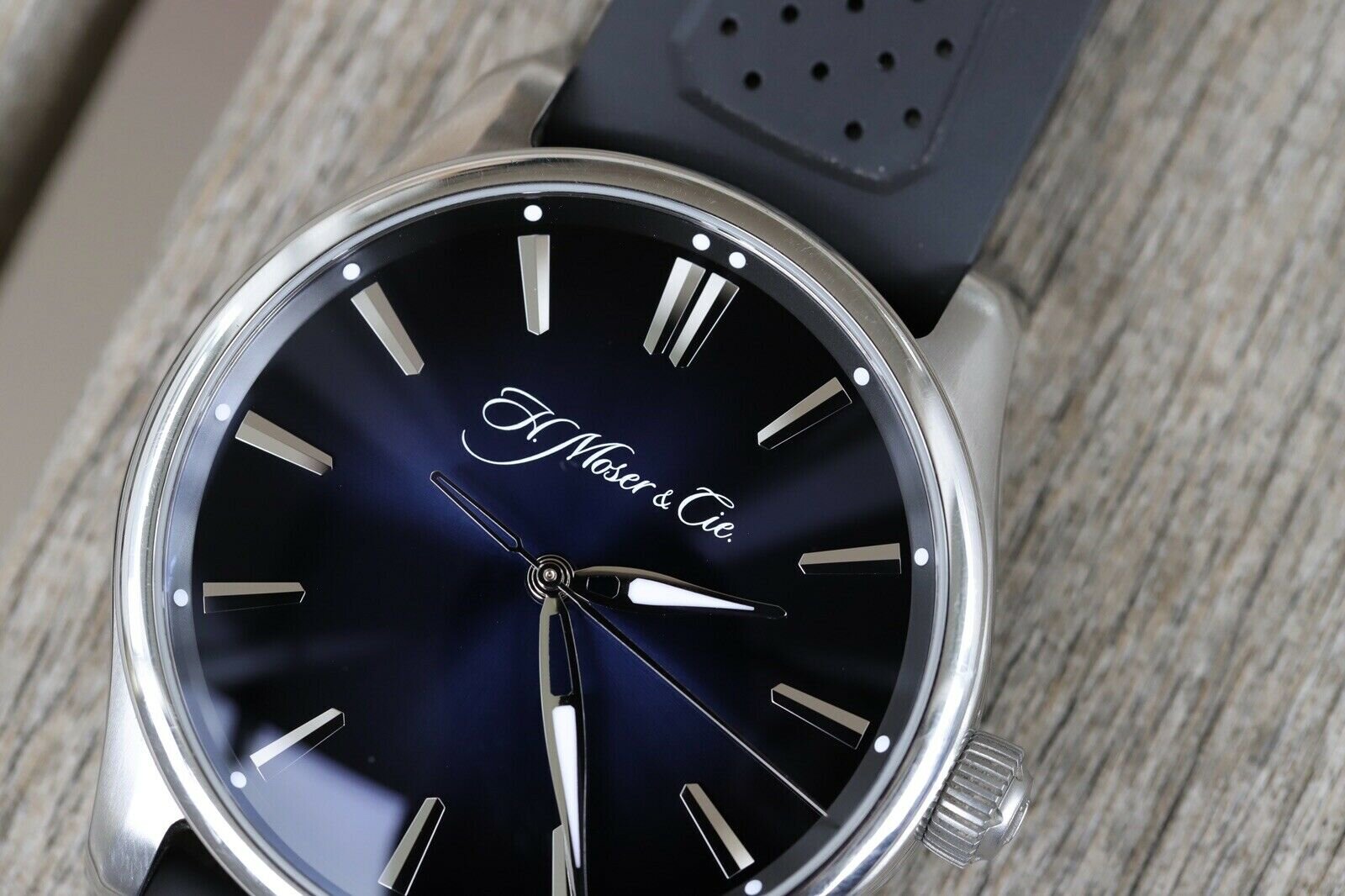 H. Moser &amp; Cie Pioneer Centre Seconds 3200-1200 - 2018