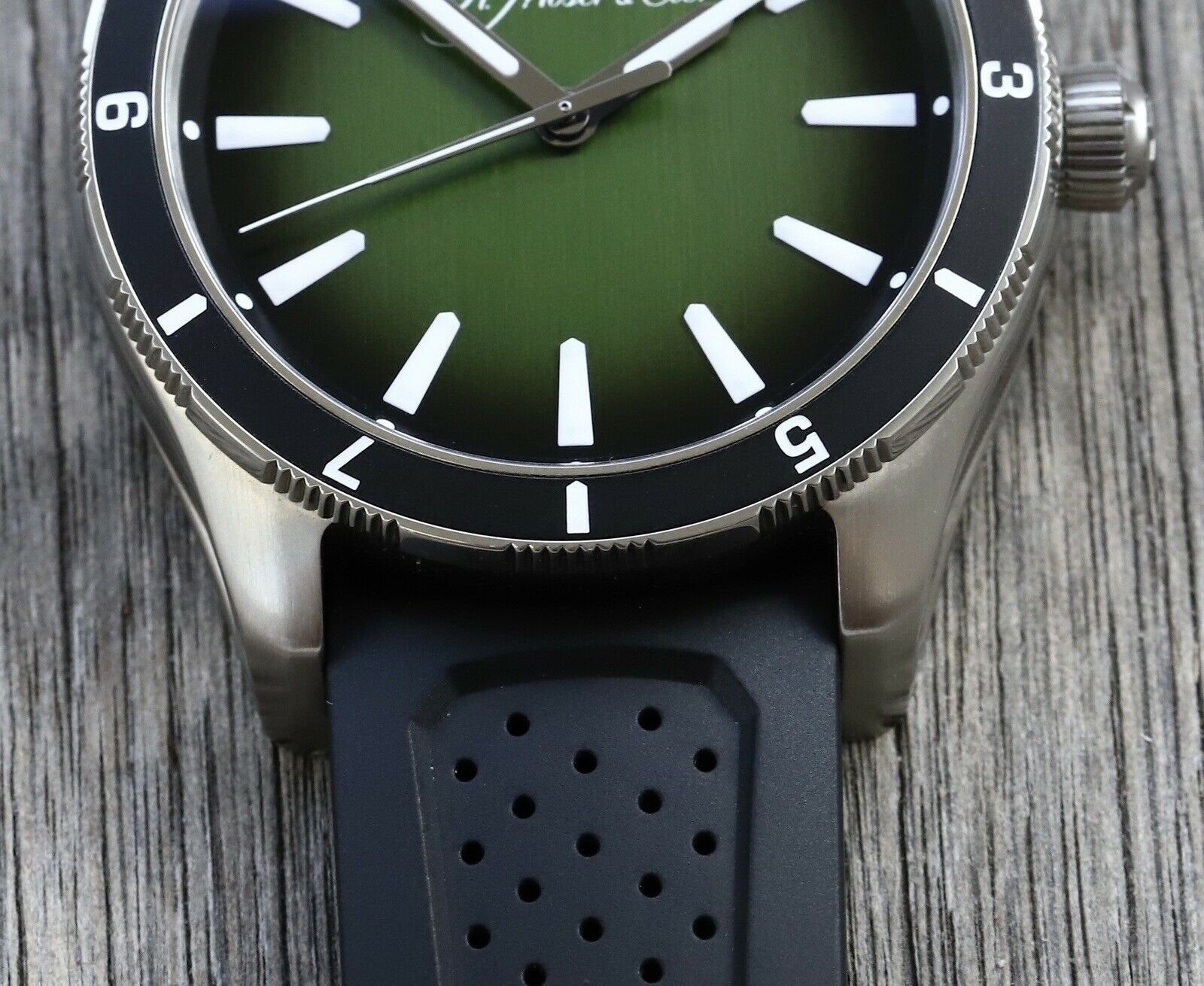 H. Moser Cie Pioneer Centre Seconds Rotating Bezel 3200 1210 C