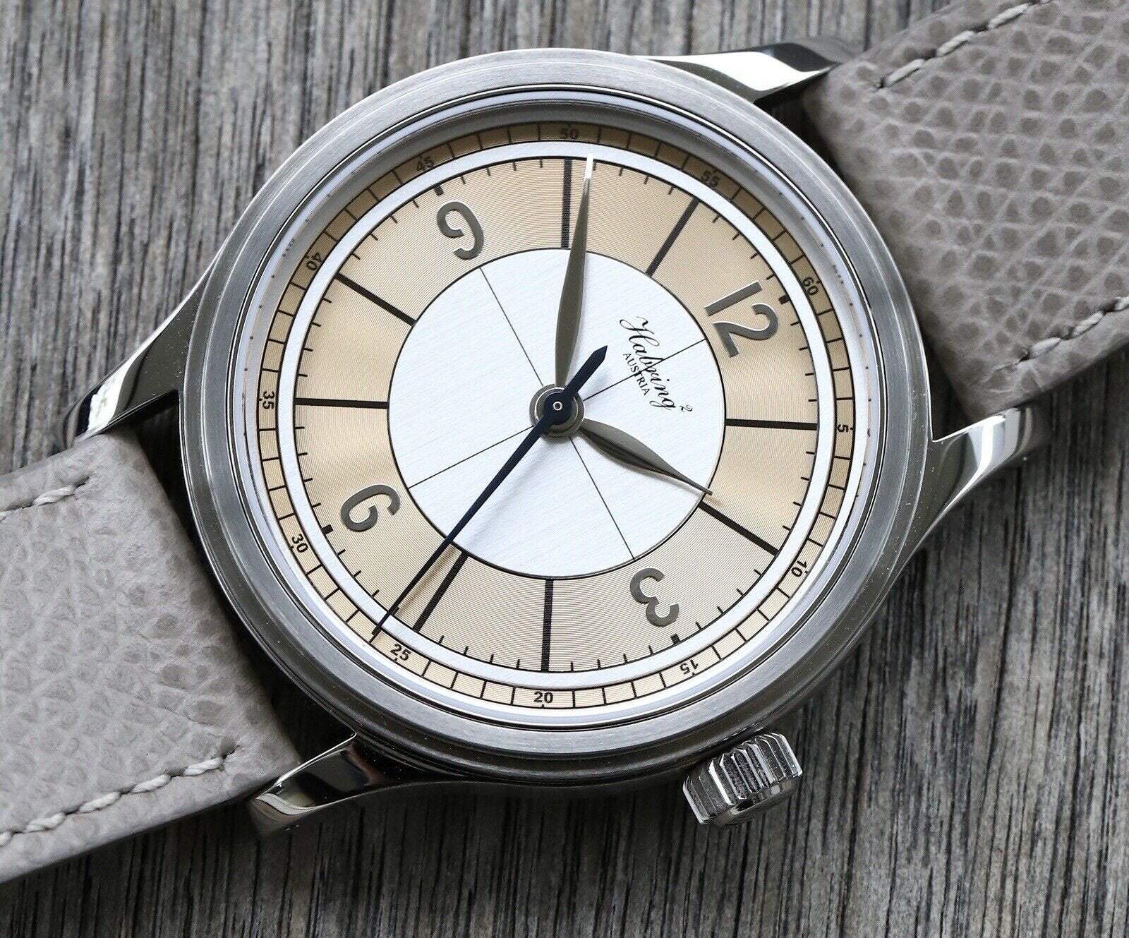 Habring_x_Massena_Lab_Erwin_LAB02_-_2021_Watch_Vault_02_6b7a6f4e-3d66-4fd0-87e4-3ac92d24a8dc.jpg