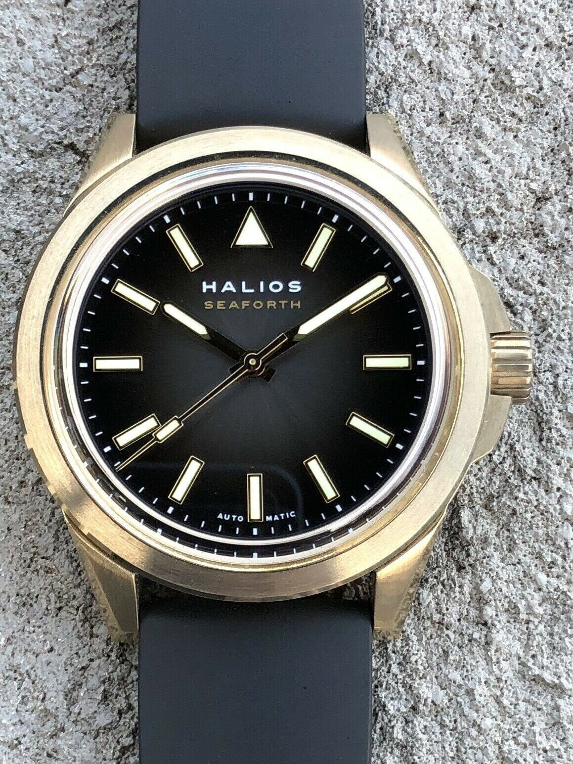 Halios_Seaforth_Bronze_Grey_Fume_Dial_-_2019_Watch_Vault_01_08240064-151c-4f62-9ac7-4f52ebf721a7.jpg