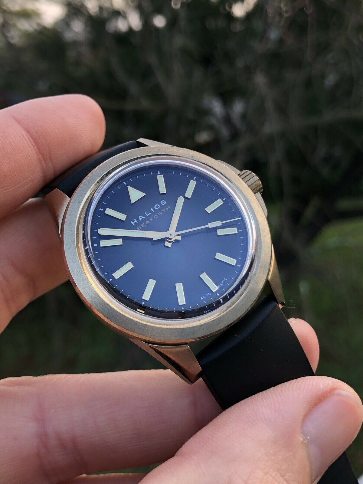 Halios_Seaforth_Bronze_Grey_Fume_Dial_-_2019_Watch_Vault_02_6015736c-c050-4f06-ac33-dcb5a23ff09f.jpg
