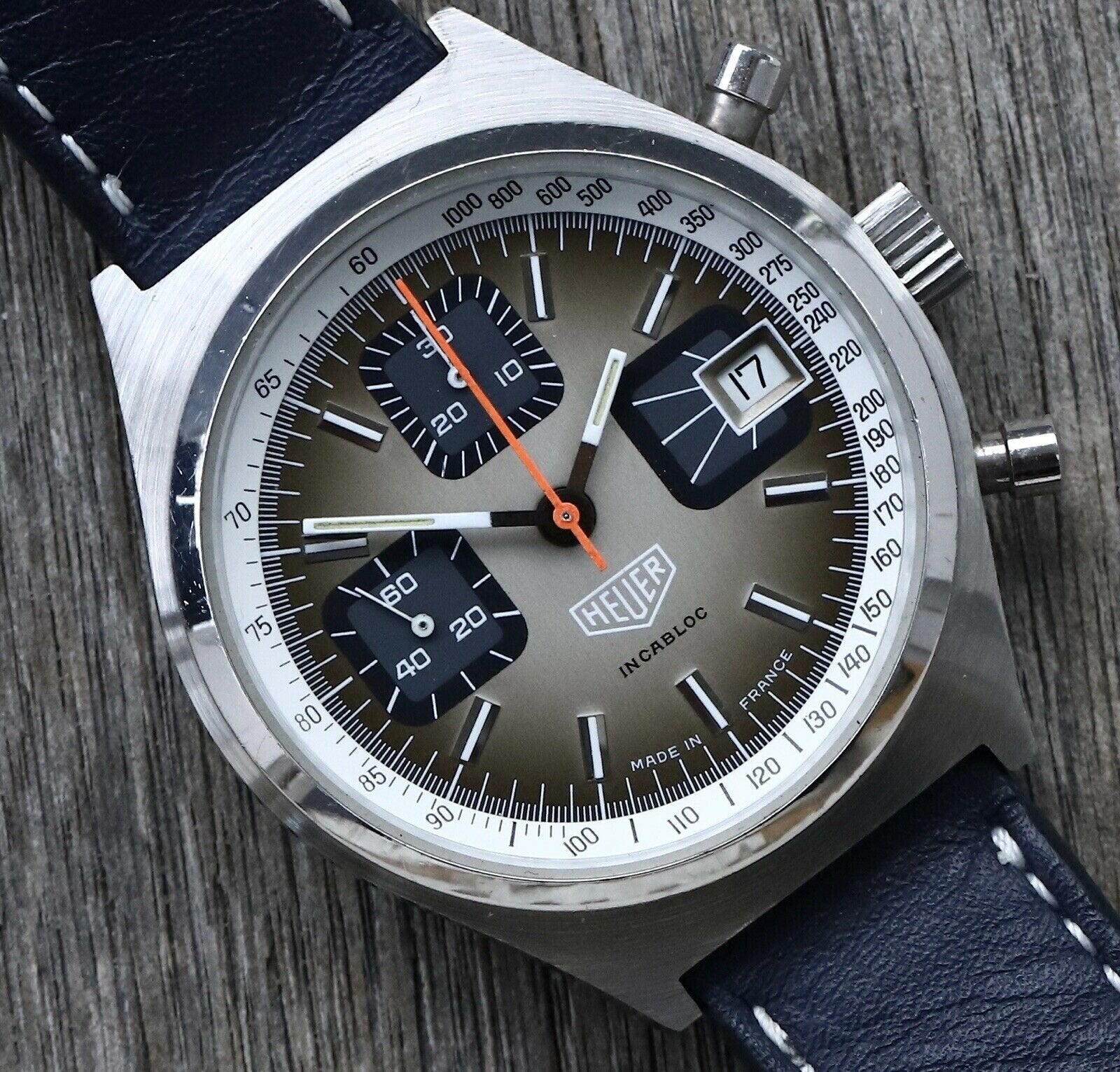 Heuer_Incabloc_97517_Vintage_Chronograph_-_Made_in_France_Watch_Vault_02.jpg