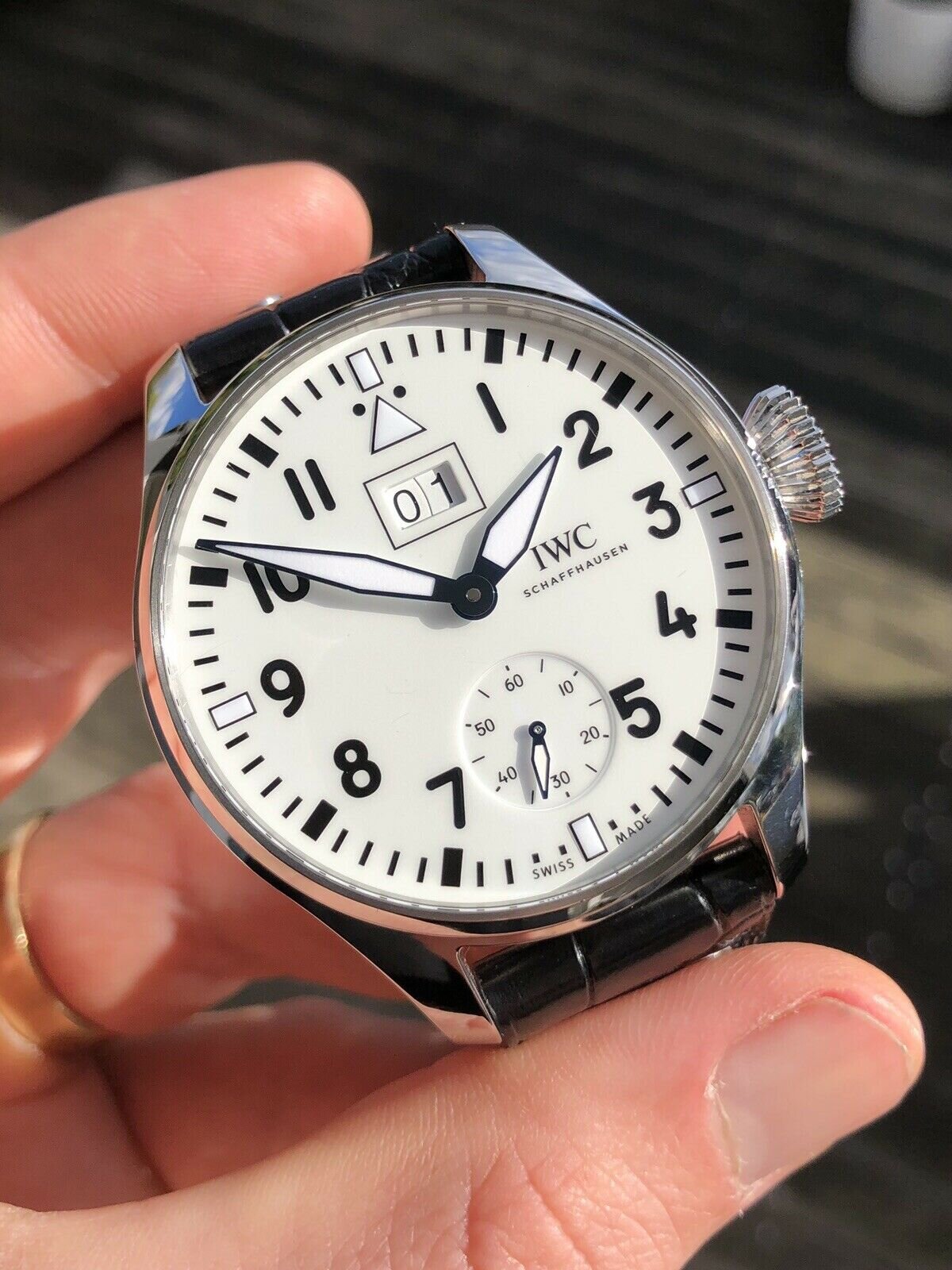 IWC_Big_Pilot_Edition_150_Years_Big_Date_LE_IW510504_-_2018_Watch_Vault_02.jpg