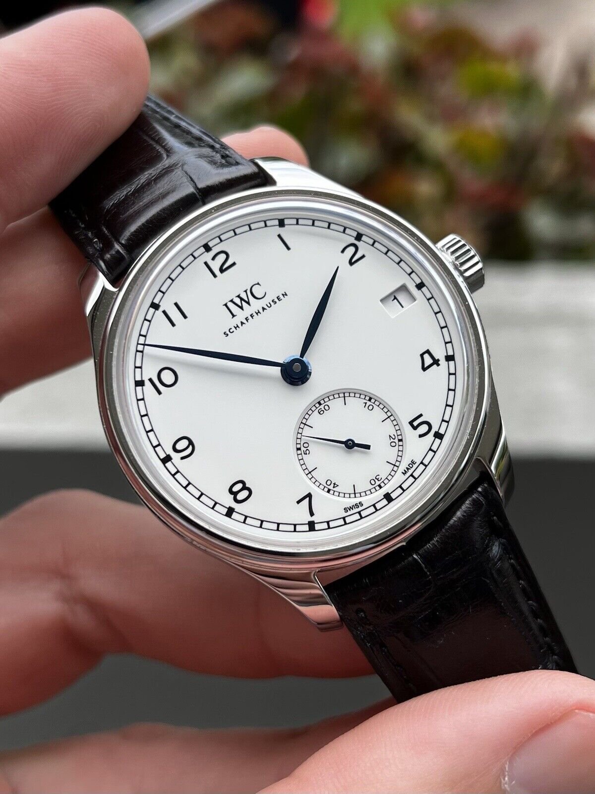 Iwc hand store wound