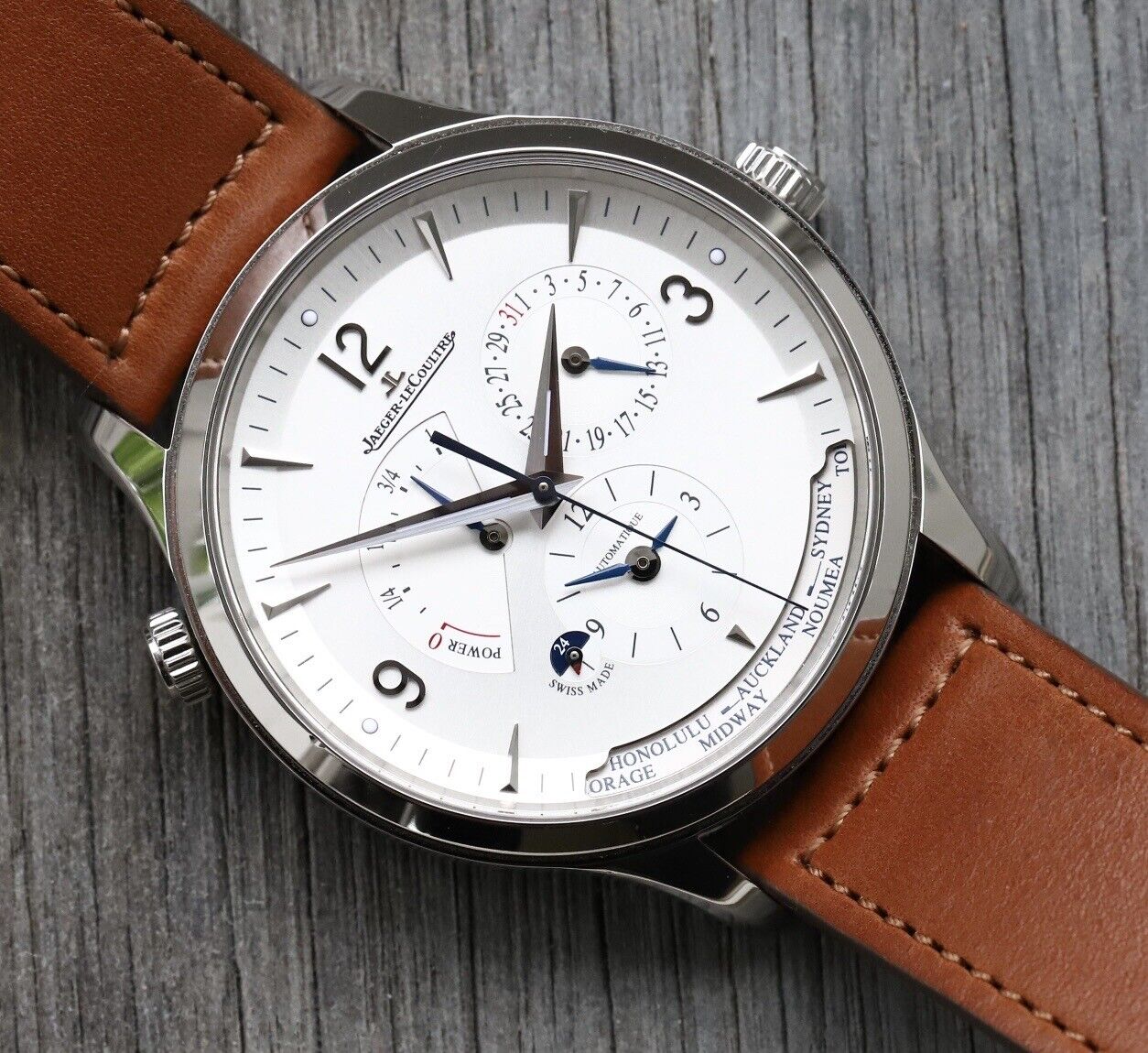 JaegerLeCoultreMasterControlGeographicQ4128420-2022WatchVault02.jpg