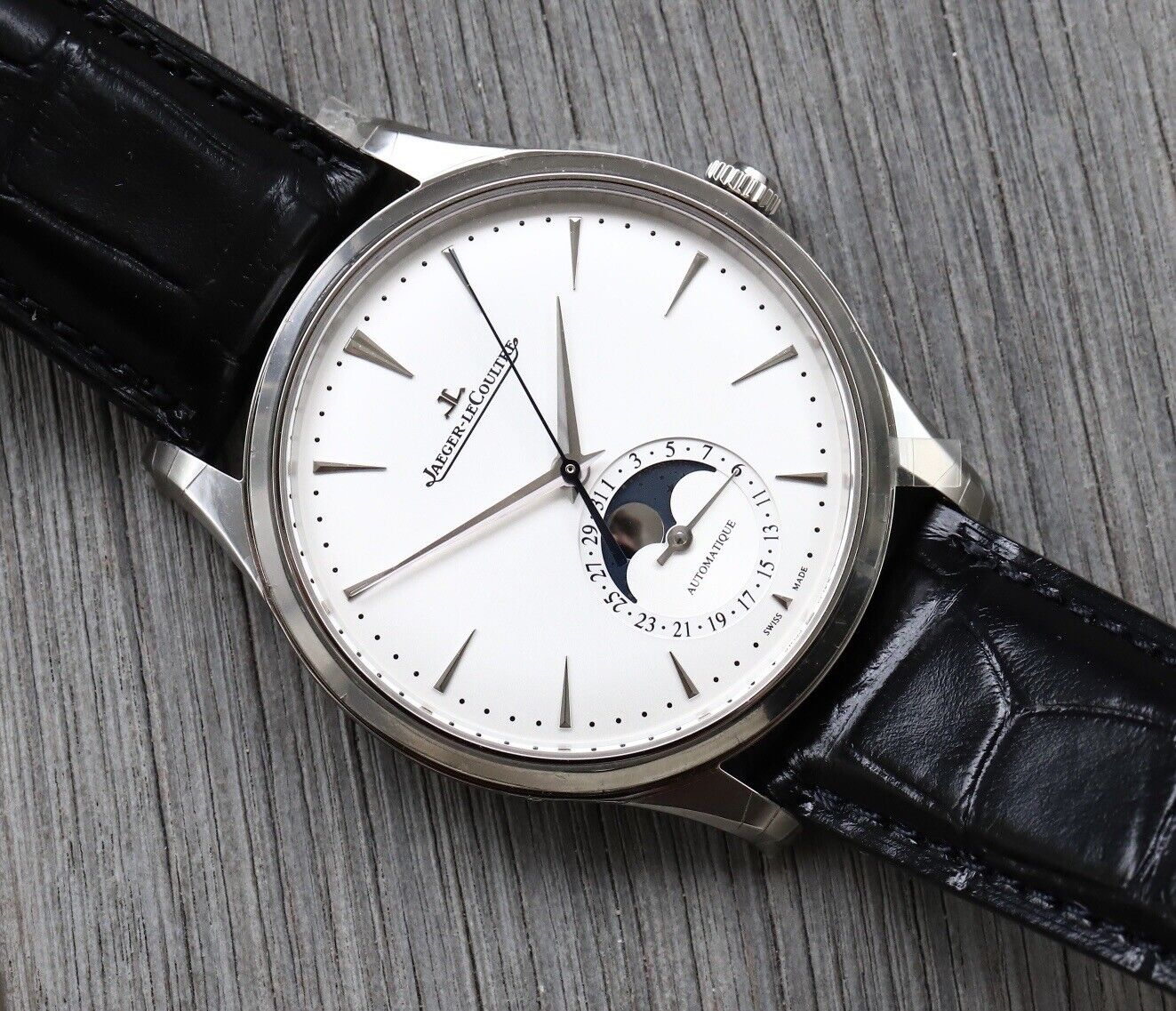 JaegerLeCoultreMasterUltraThinMoonQ1368430-BrandNewWatchVault02.jpg