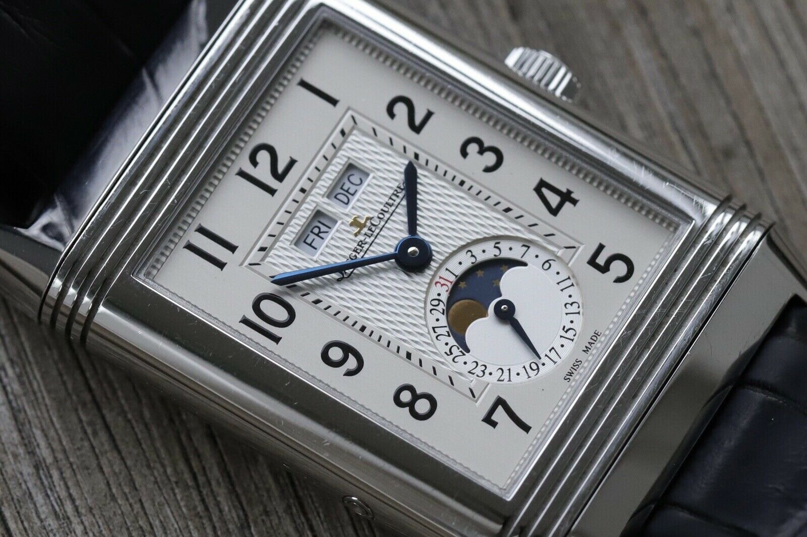 Jaeger_LeCoultre_Reverso_Grande_Calendar_Q3758420_Watch_Vault_02.jpg