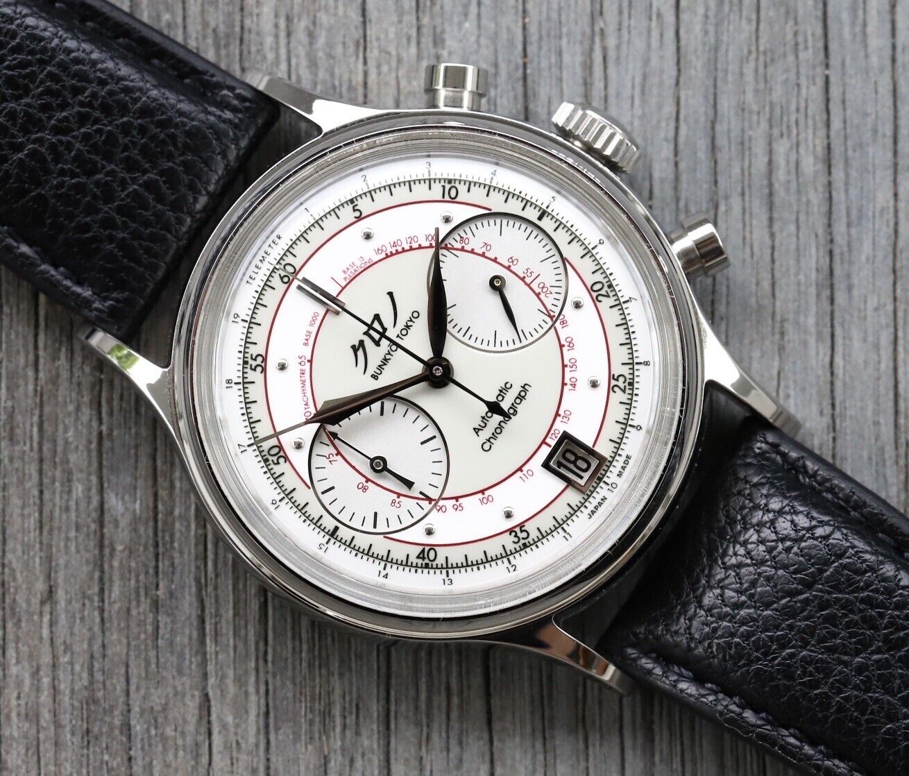 KuronoTokyoChronograph2WhiteShiro-2022WatchVault02.jpg