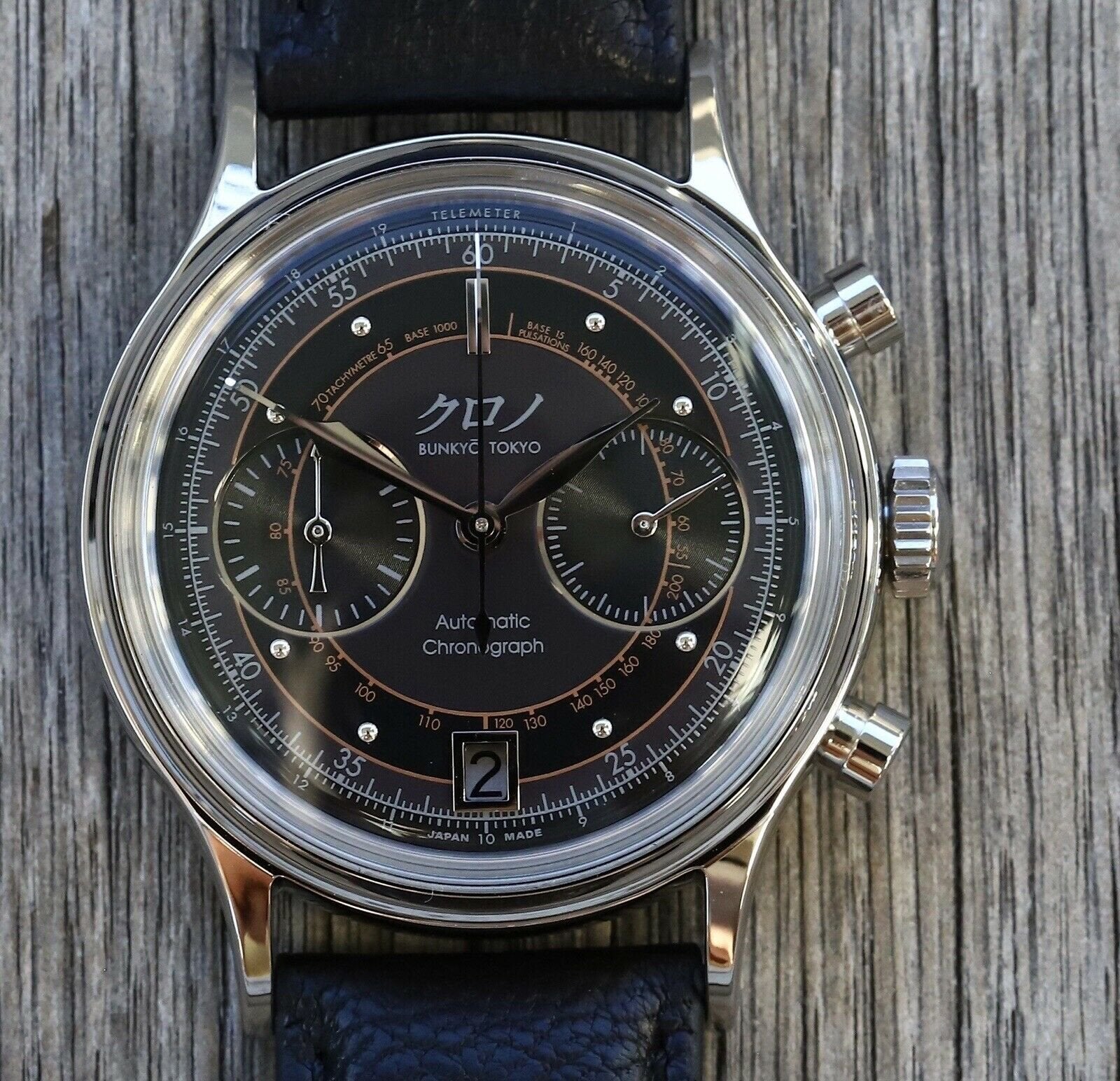 Kurono_Tokyo_Chronograph_2_-_2021_Watch_Vault_01.jpg