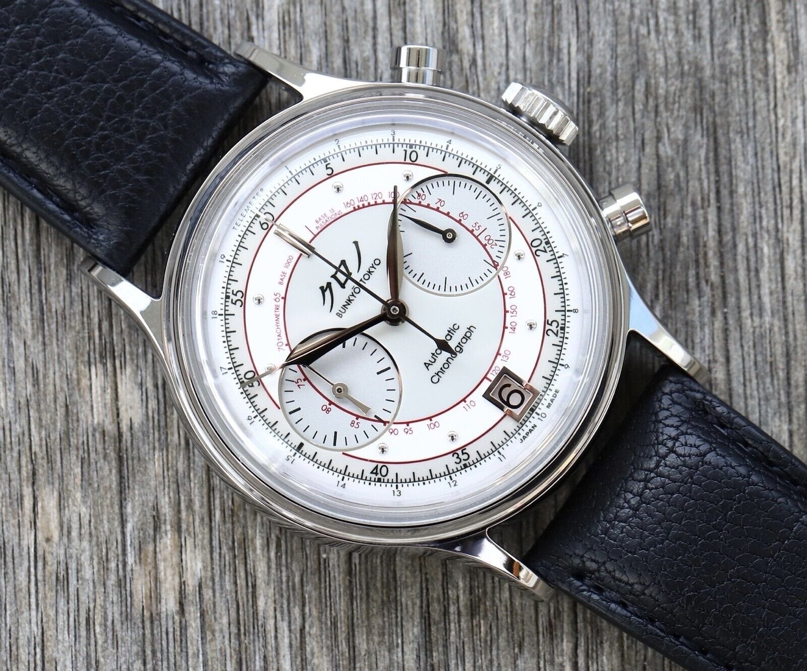 Kurono_Tokyo_Chronograph_2_White_Shiro_-_2022_Watch_Vault_02.jpg