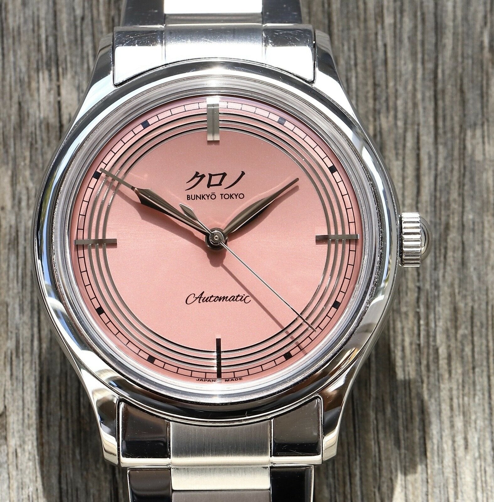 Kurono_Tokyo_Toki_on_bracelet_Watch_Vault_01.jpg