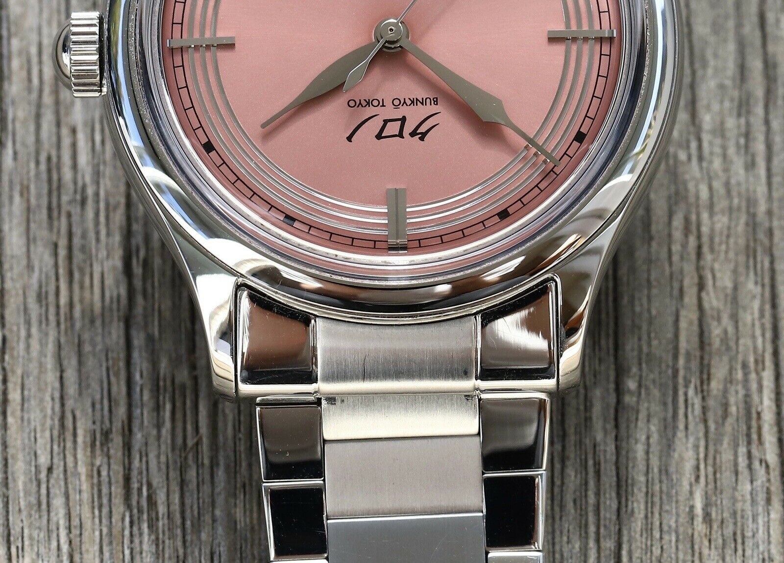 Kurono Tokyo Toki on bracelet