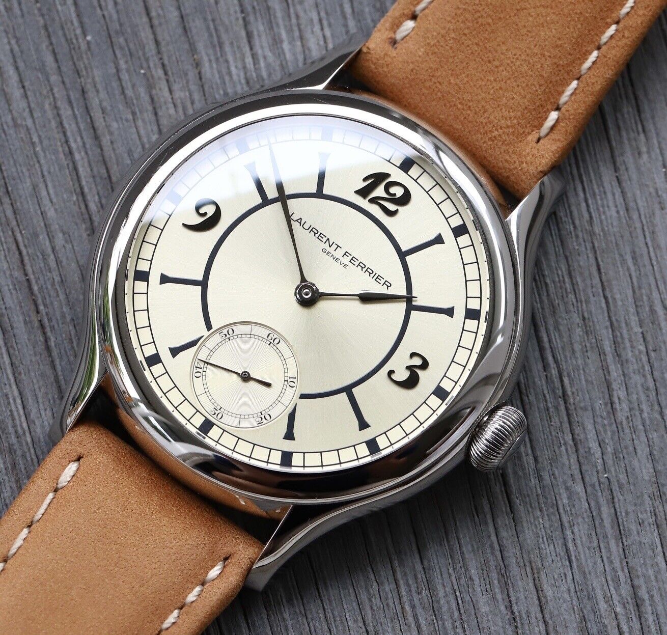 LaurentFerrierClassicOriginRevolution_TheRakePrototype40mm-2022WatchVault02.jpg
