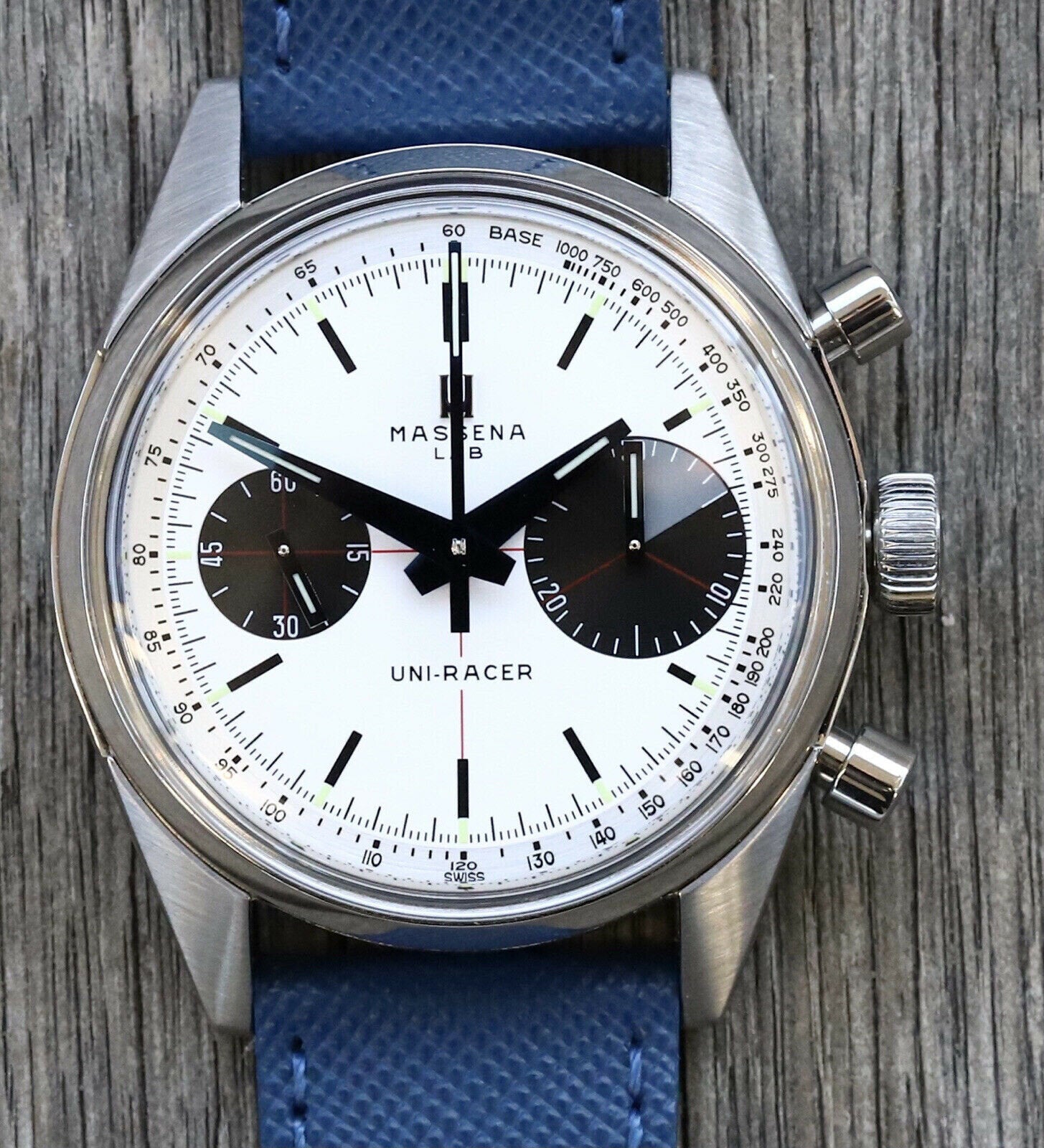 Massena_LAB_Uniracer_Chronograph_E2_80_98Big_Eye_E2_80_99_UR-001_Watch_Vault_01.jpg